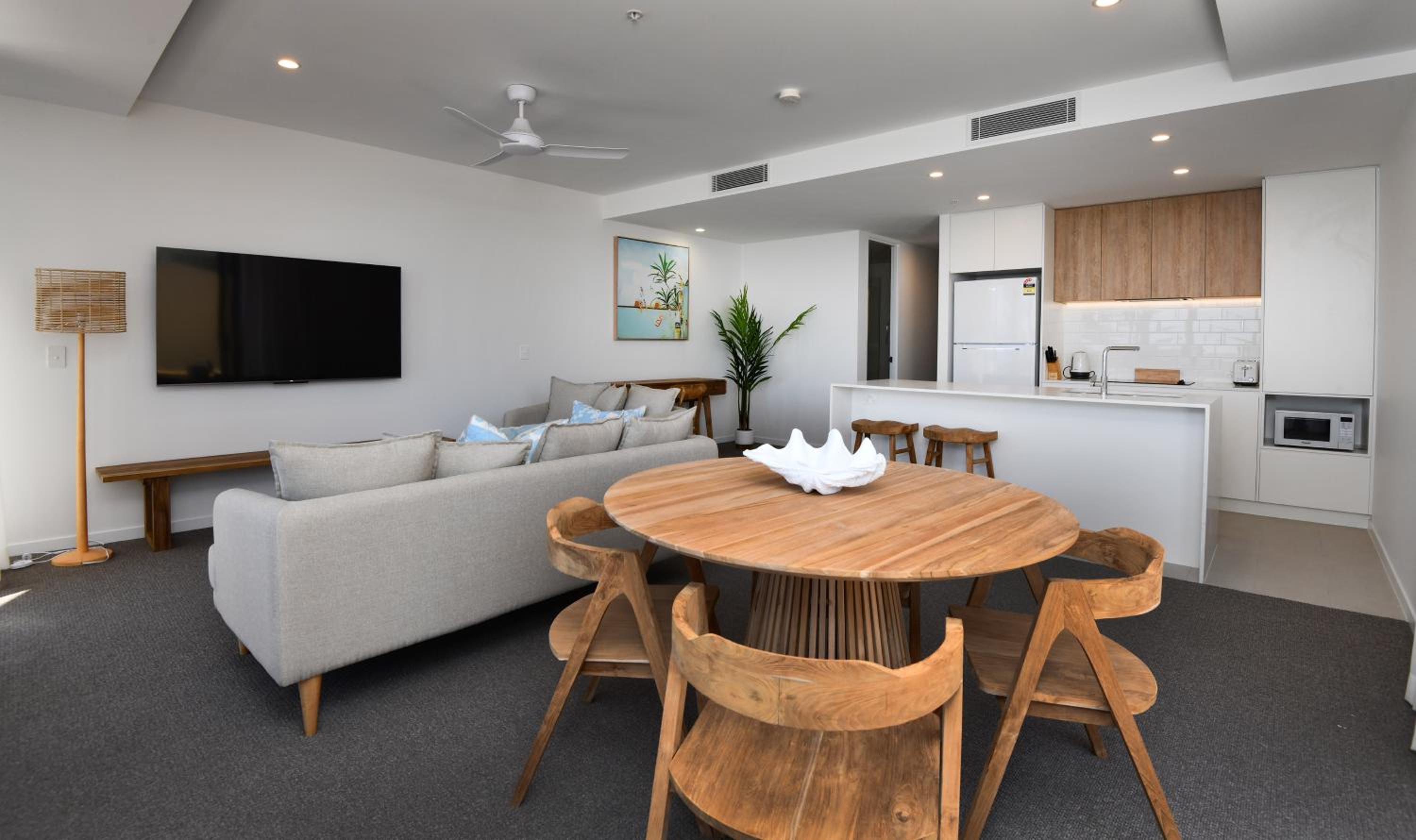 2 Bedroom Oceanfront - Photo 1