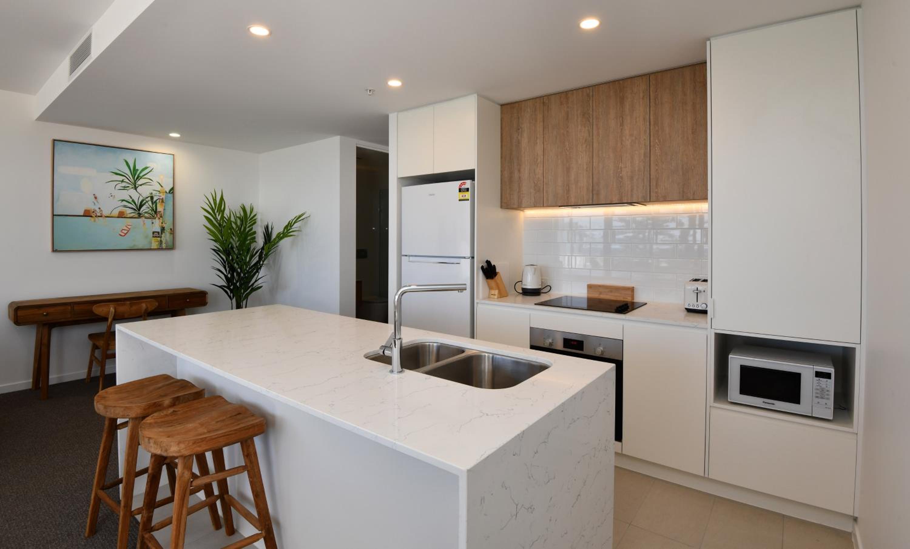 2 Bedroom Oceanfront - Photo 3