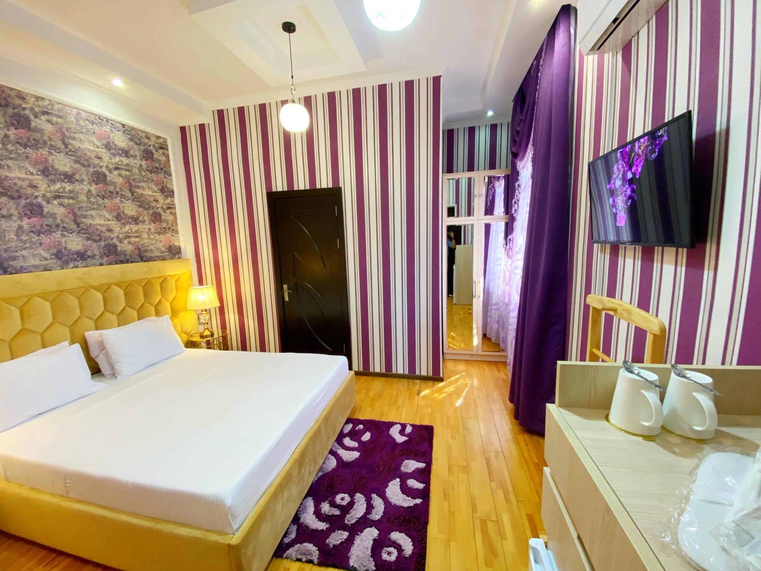 Deluxe Double Room - Photo 12