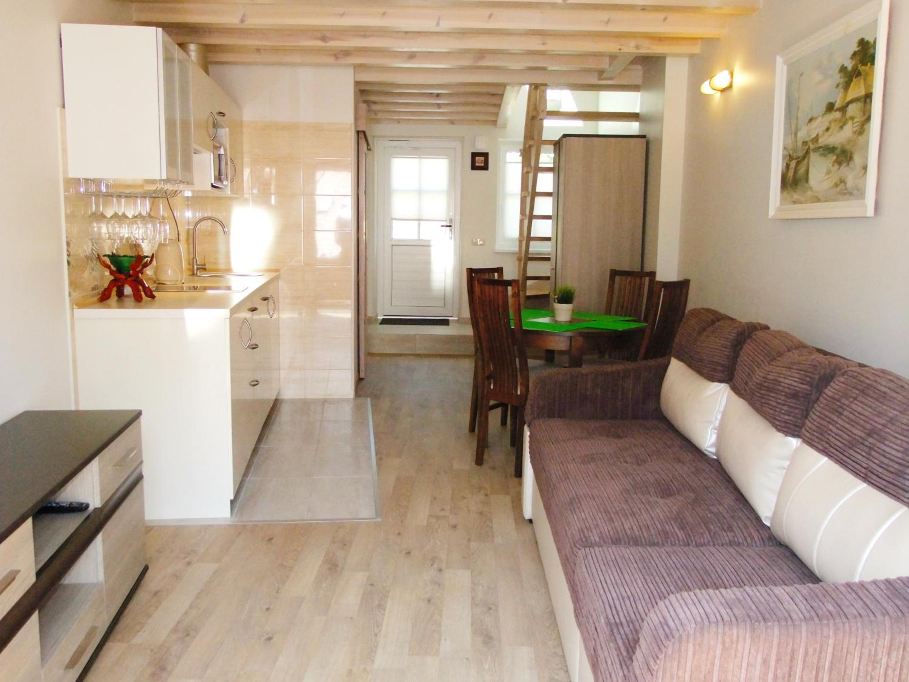Apartment photo 2