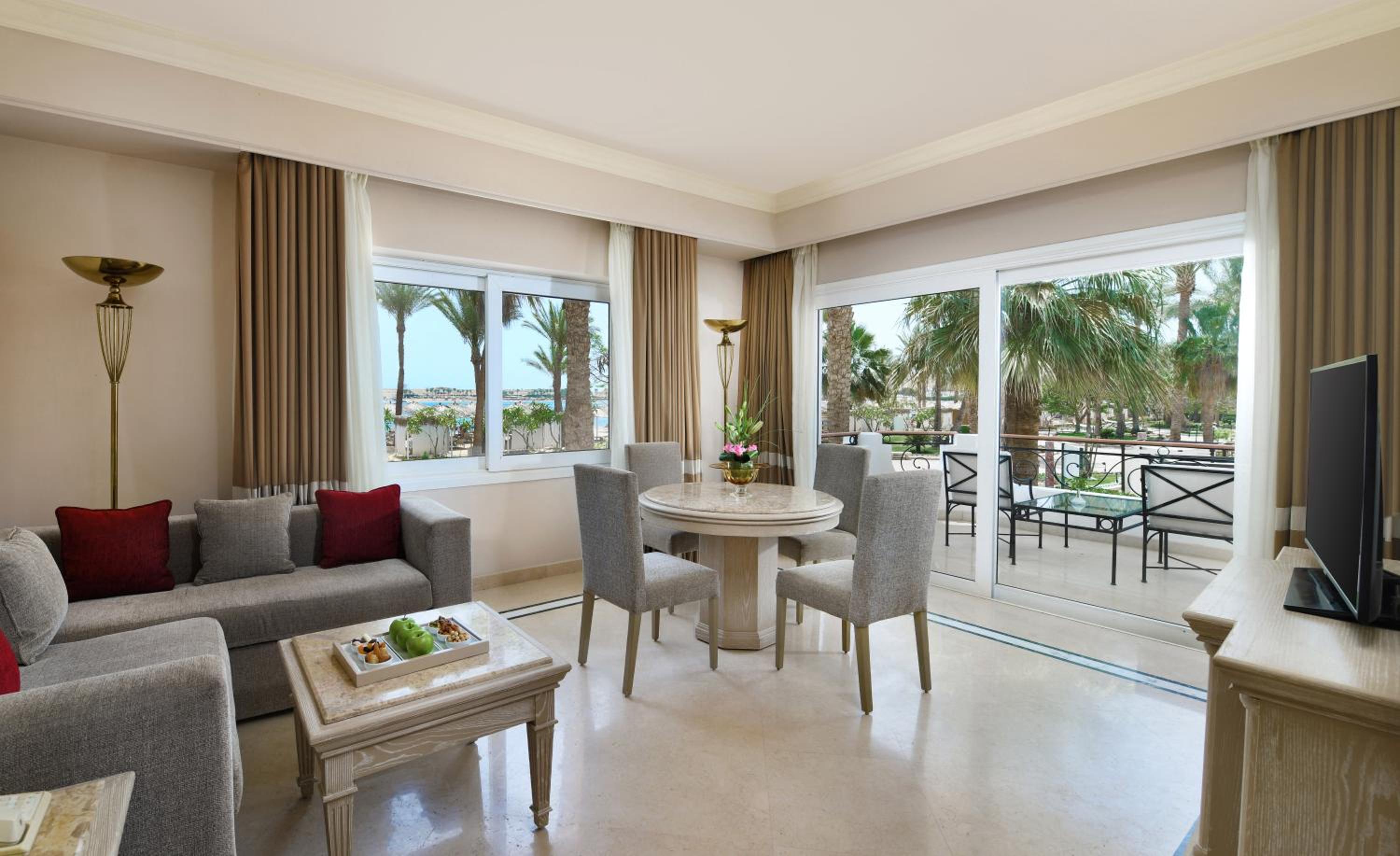 Junior Suite Queen Bed Sea View