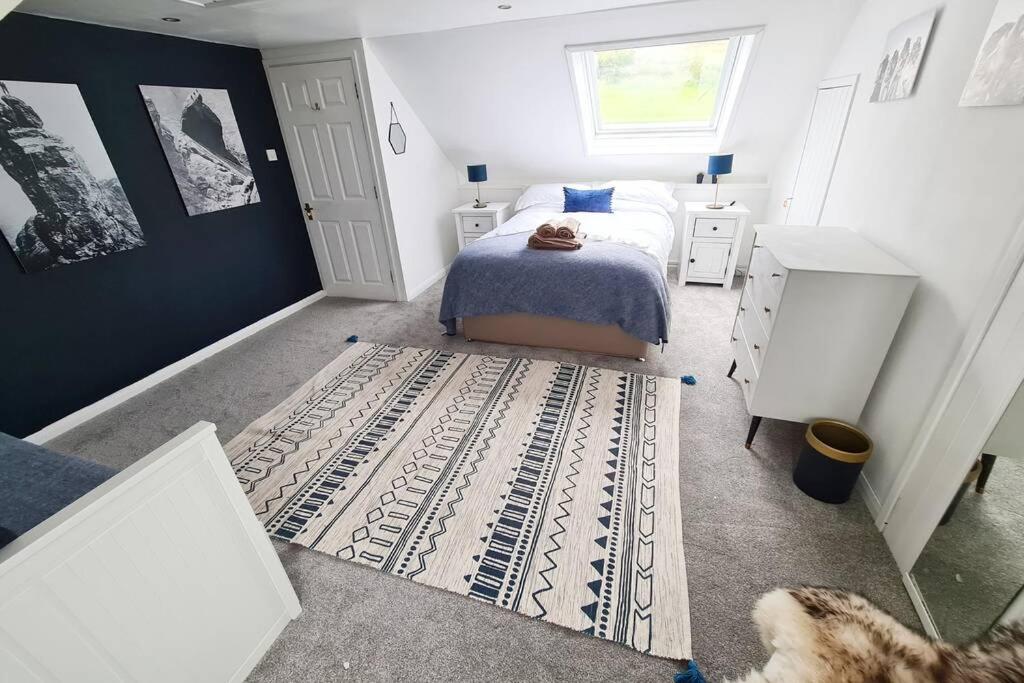 Three-Bedroom House photo 1
