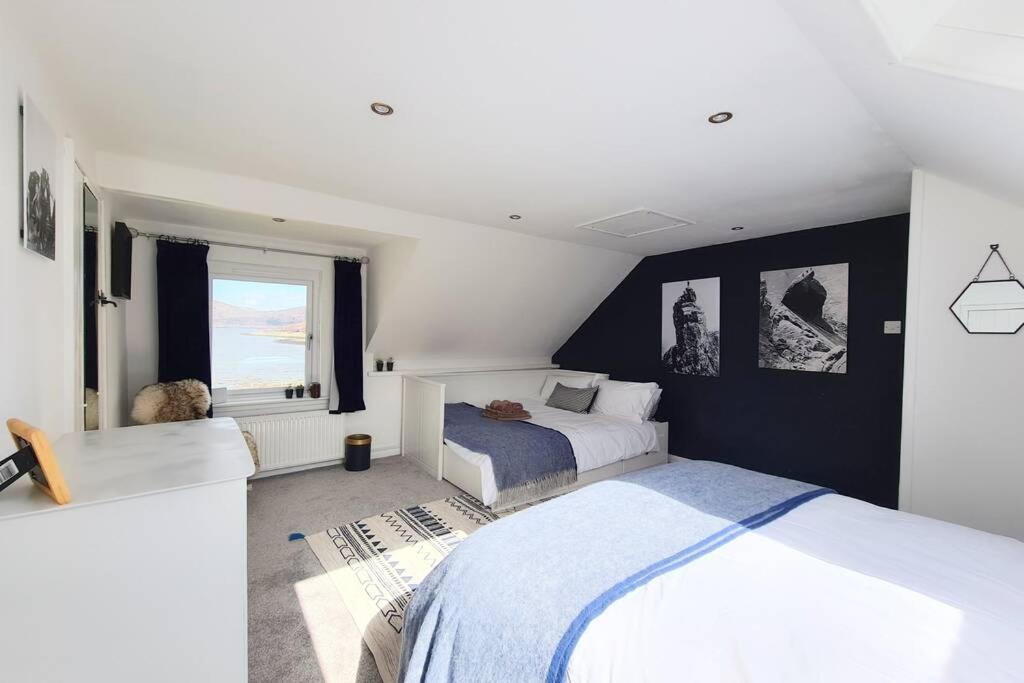 Three-Bedroom House photo 2