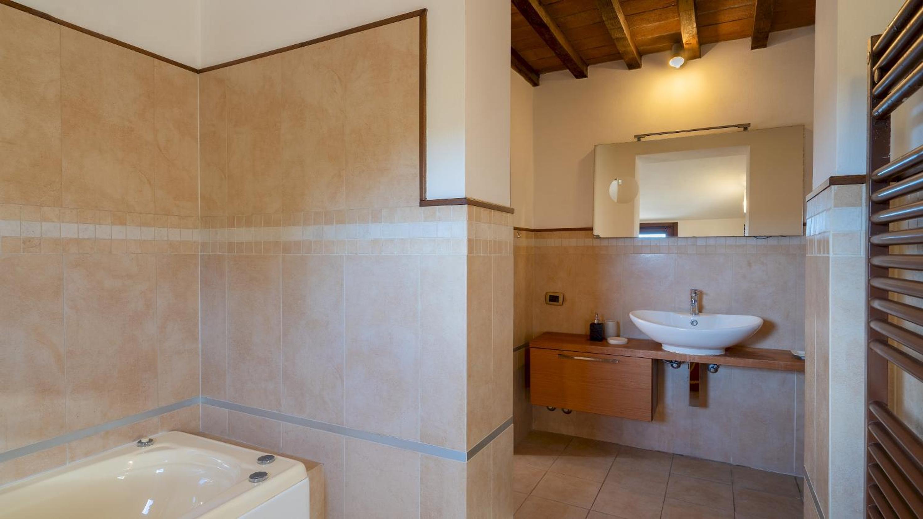Six-Bedroom Villa  photo 2