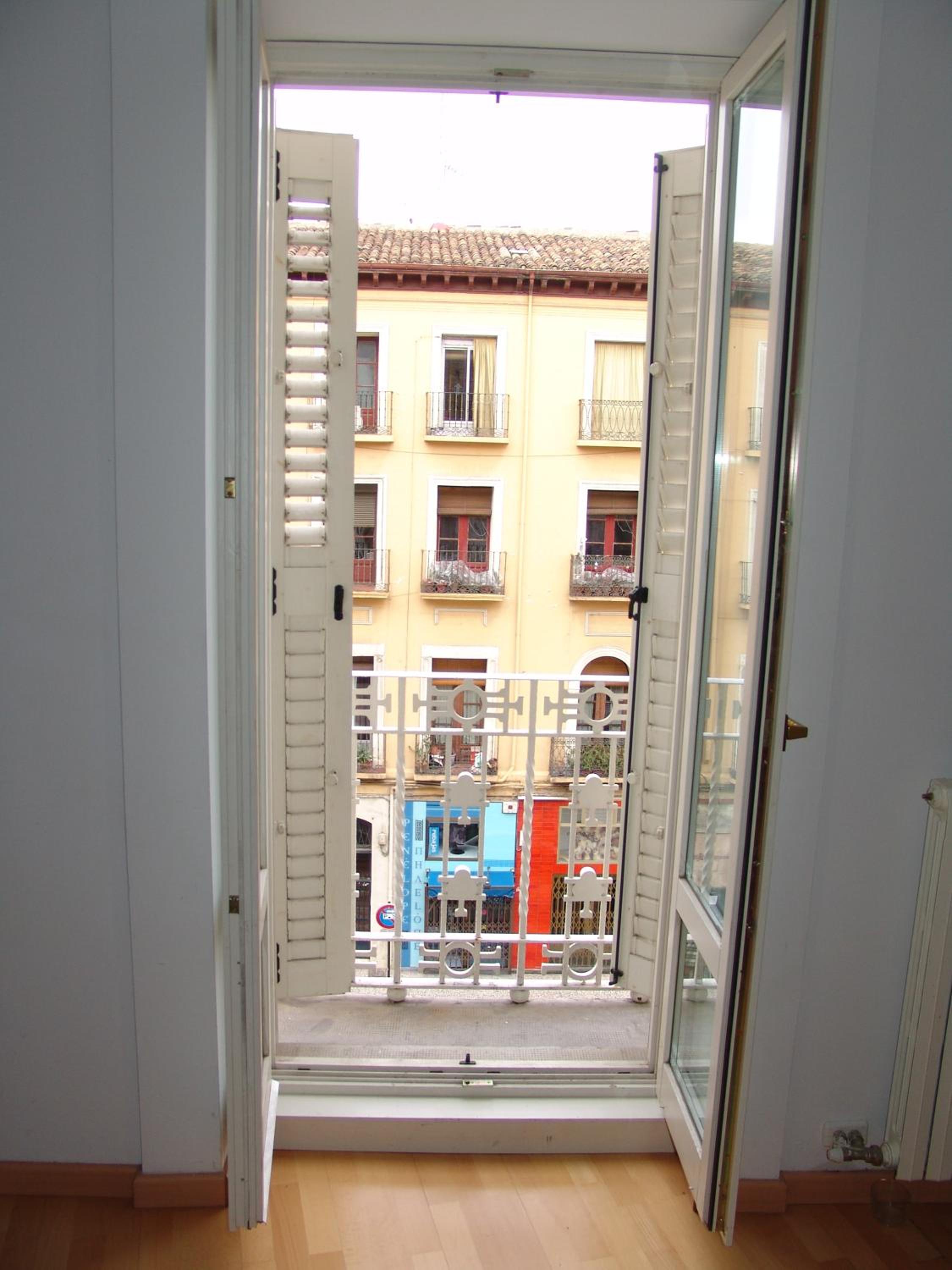 Two-Bedroom Apartment (4 Adults) - Photo 4