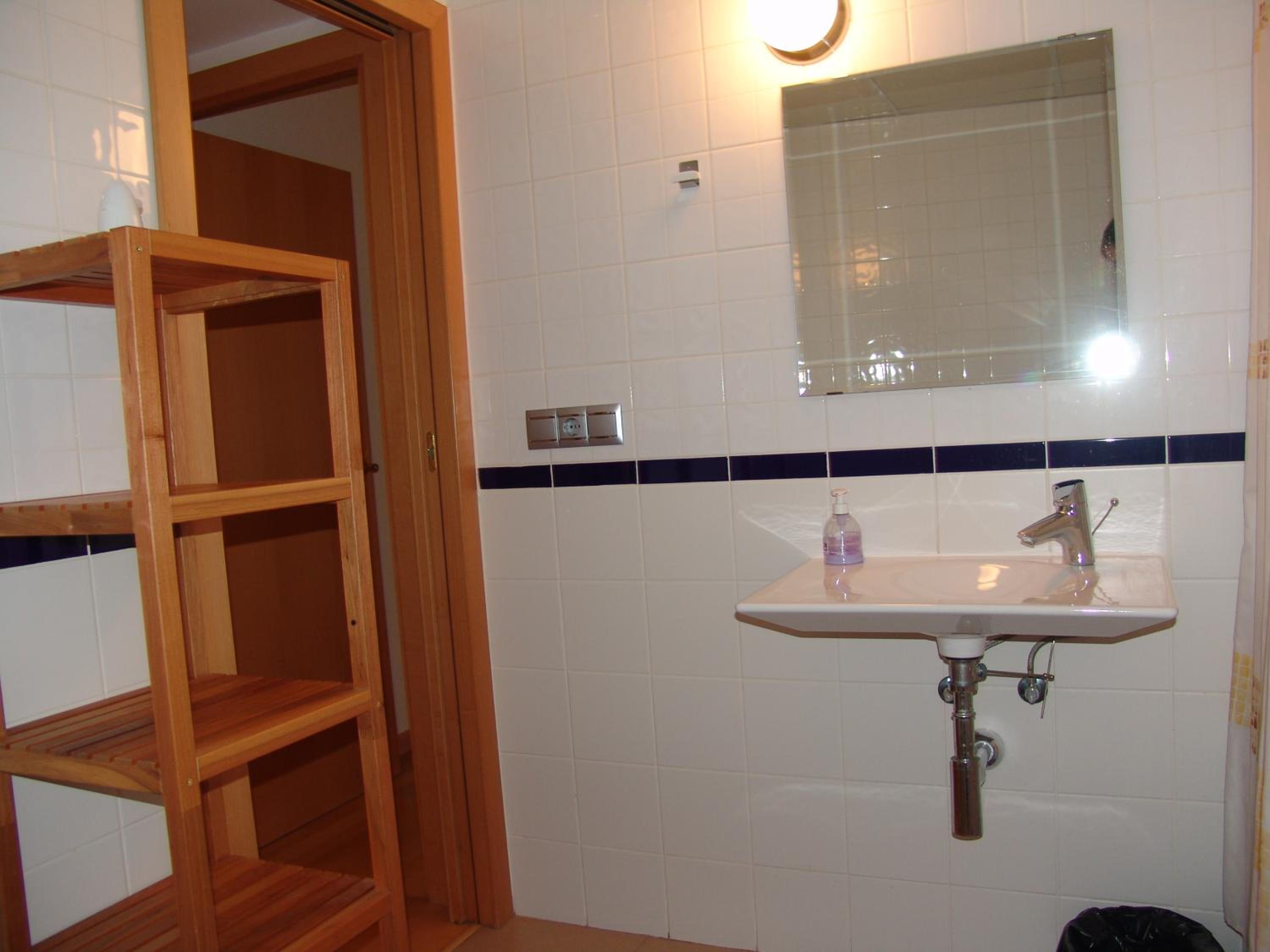 Two-Bedroom Apartment (4 Adults) - Photo 5