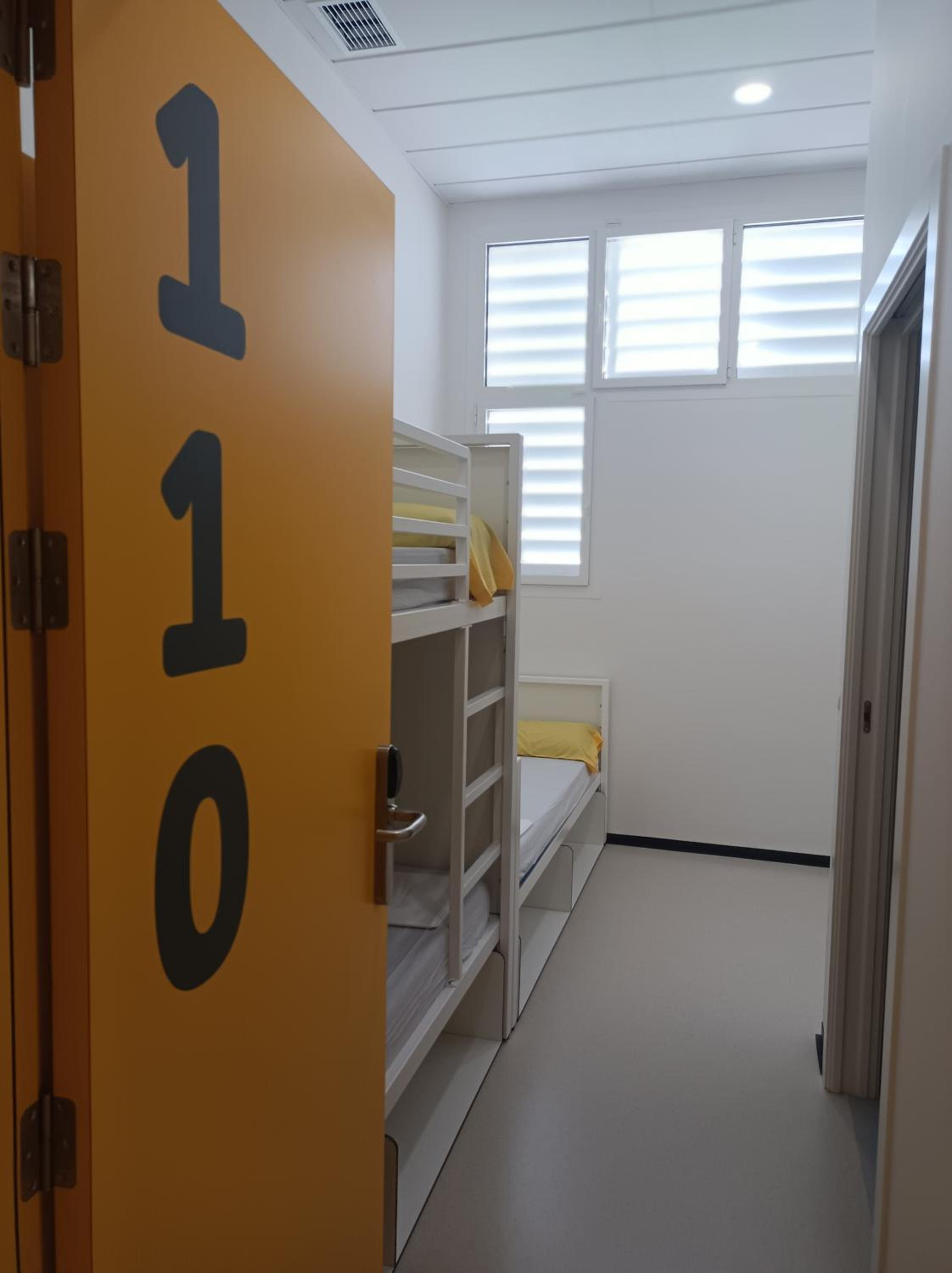 Triple Room with Private Bathroom photo 2