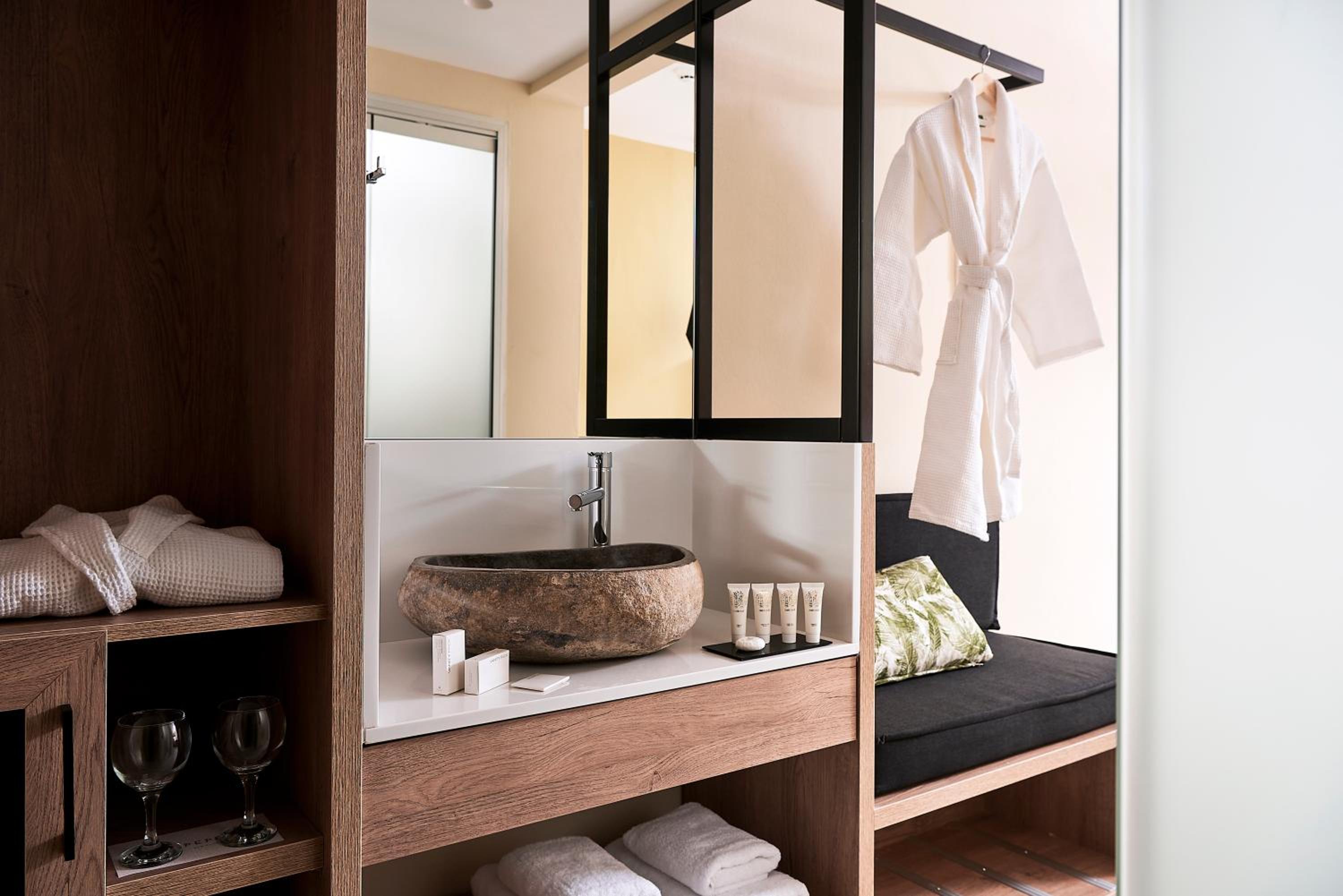 Cozy Double Room with Sea View photo 2