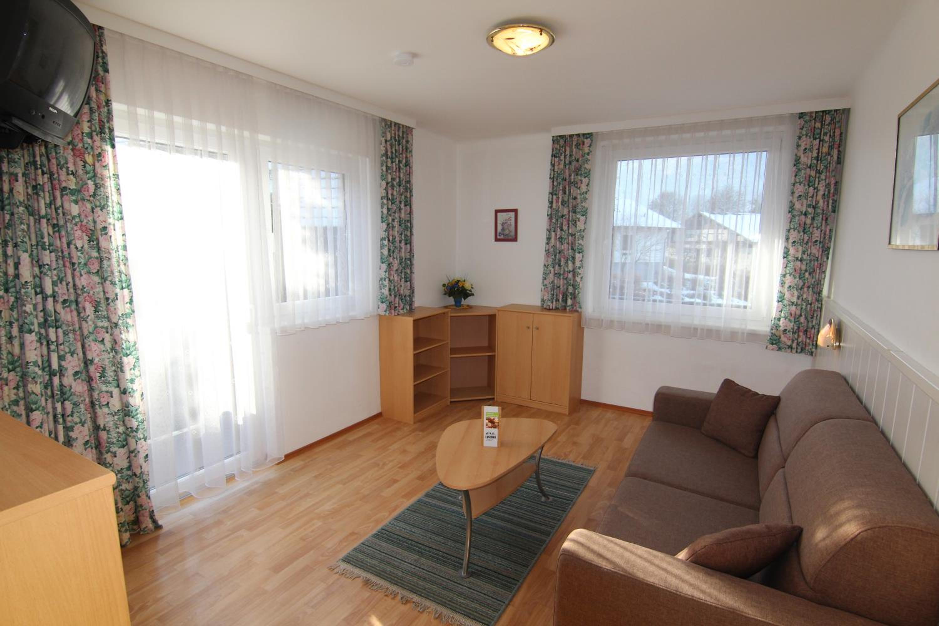 One-Bedroom Apartment with Balcony - H1 photo 2