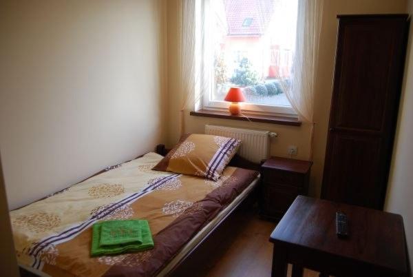 Single Room with Private Bathroom photo 1