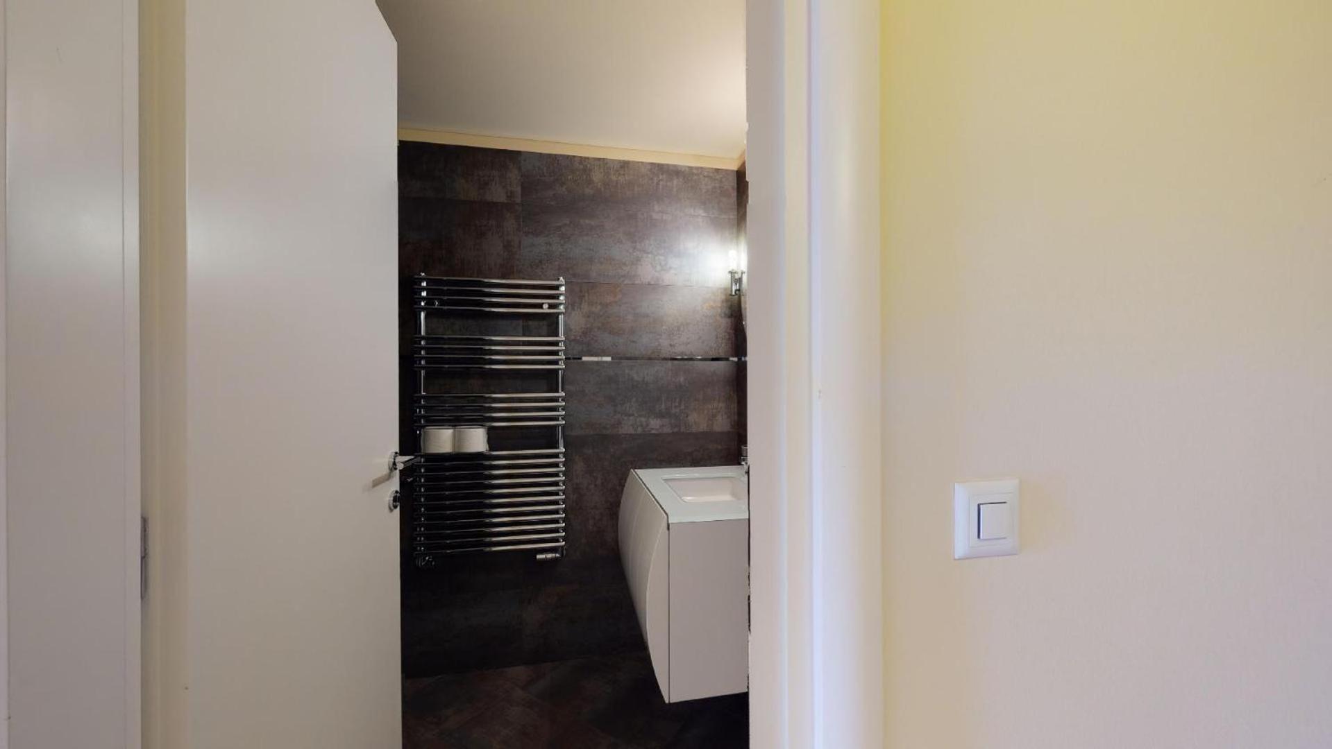 Apartment with Balcony photo 3