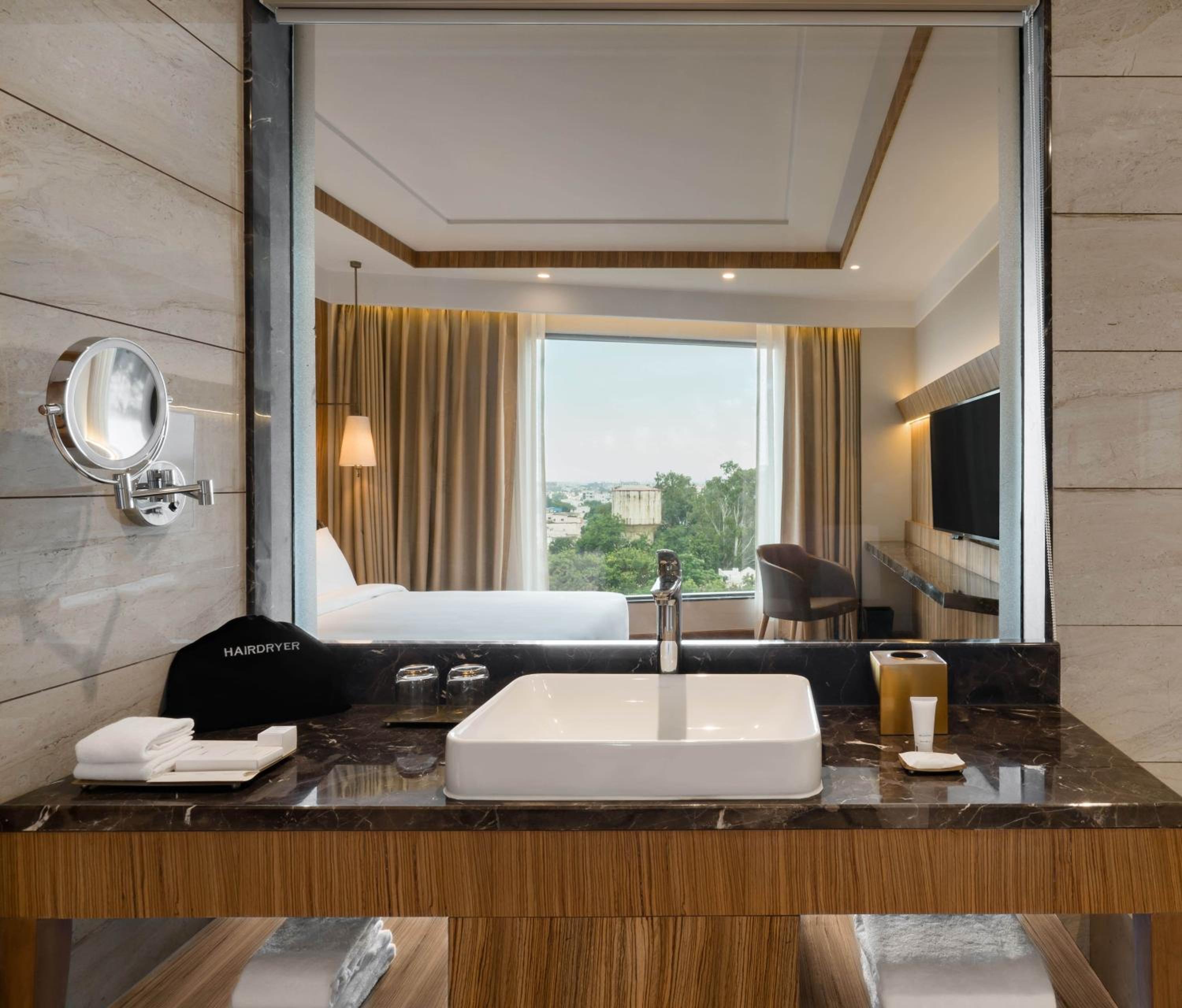 Superior Room - Photo 11