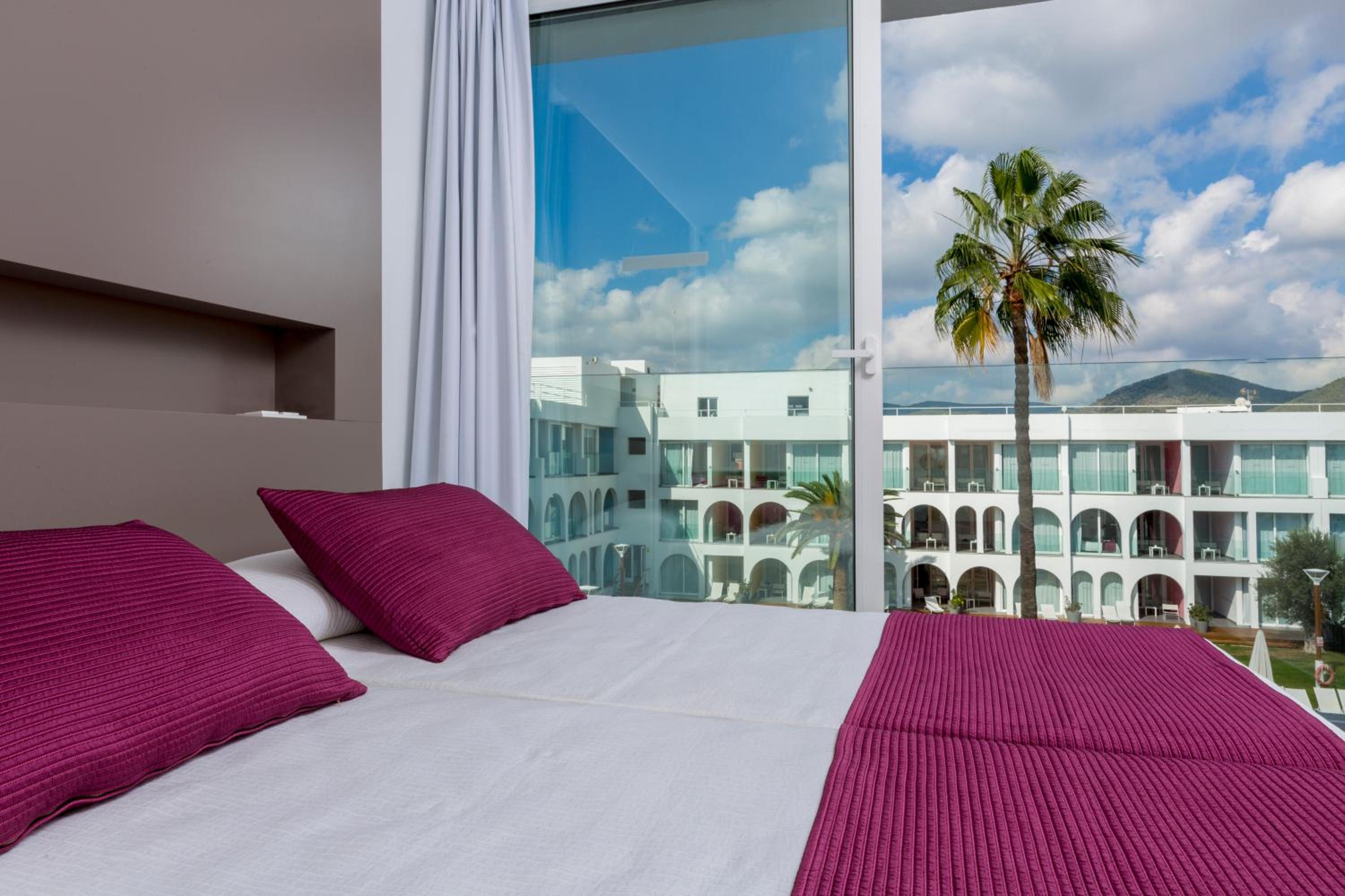 Apartamento con vista a la piscina