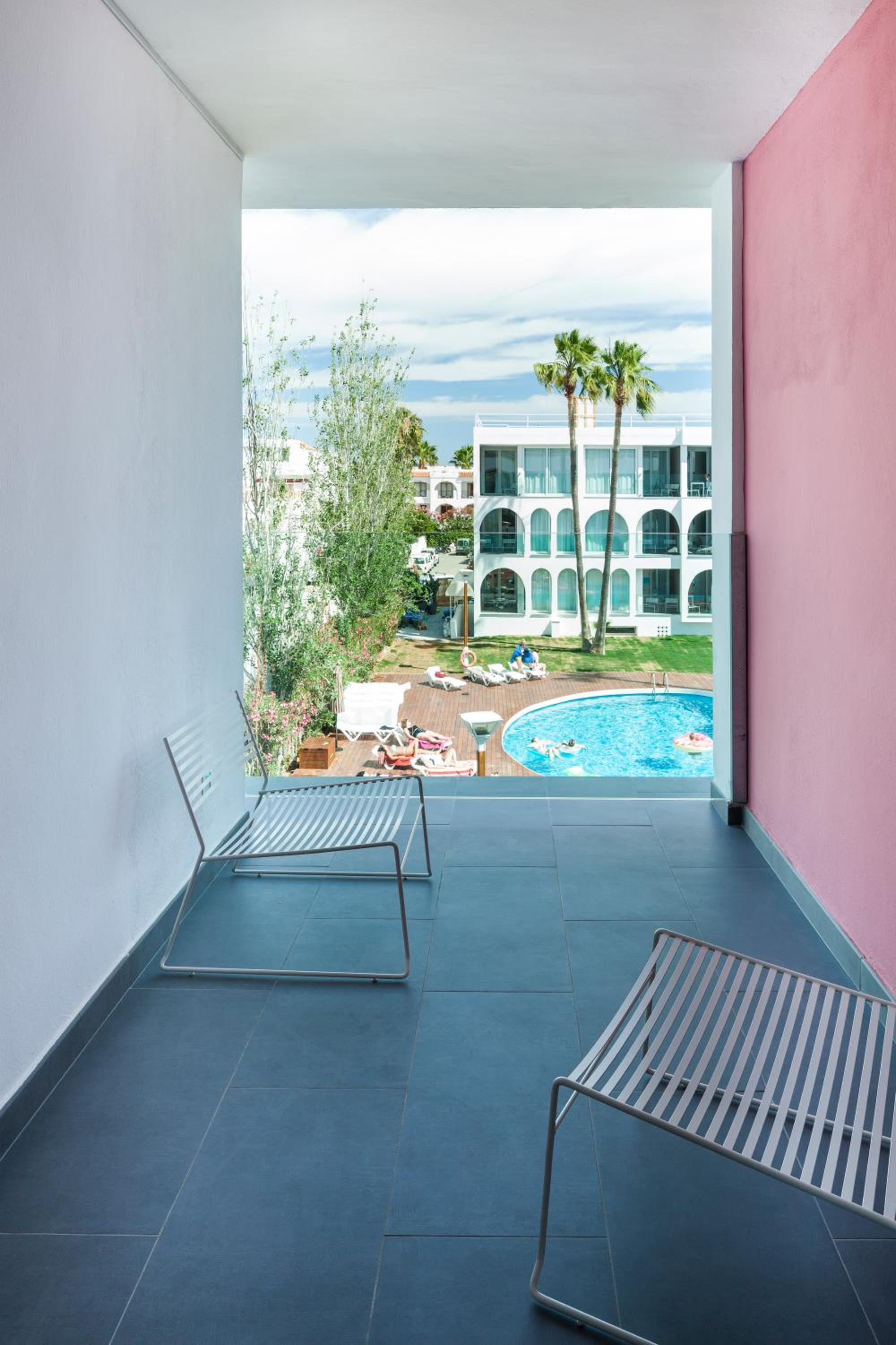 Apartment with Pool View photo 3