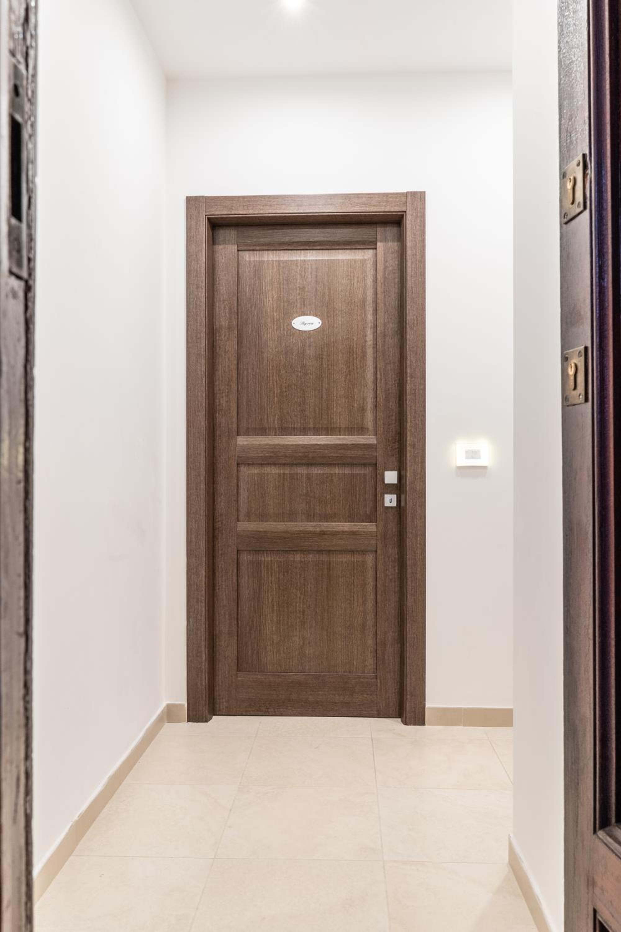 Double Room with Private External Bathroom - Photo 3