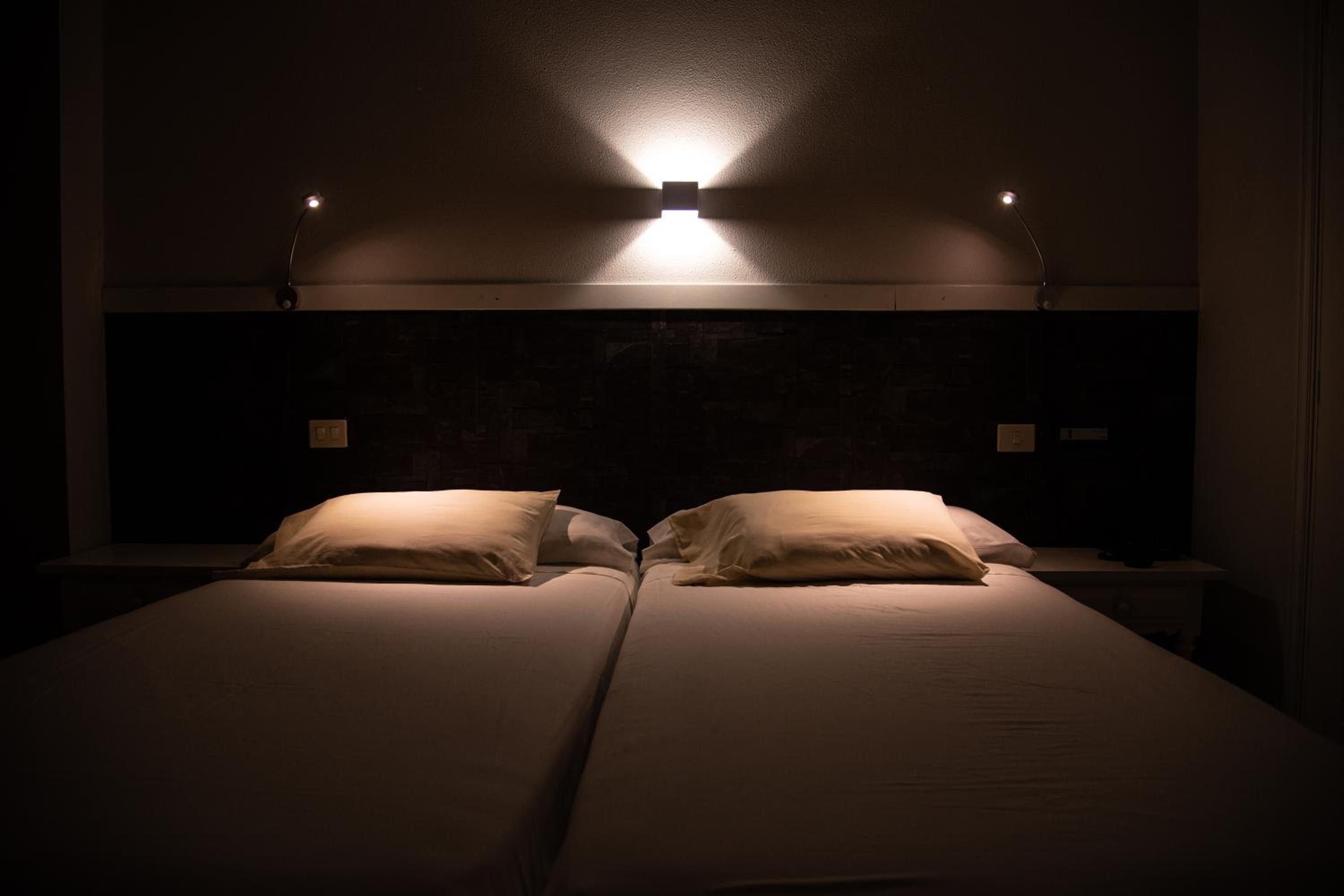 Twin Room - Photo 4