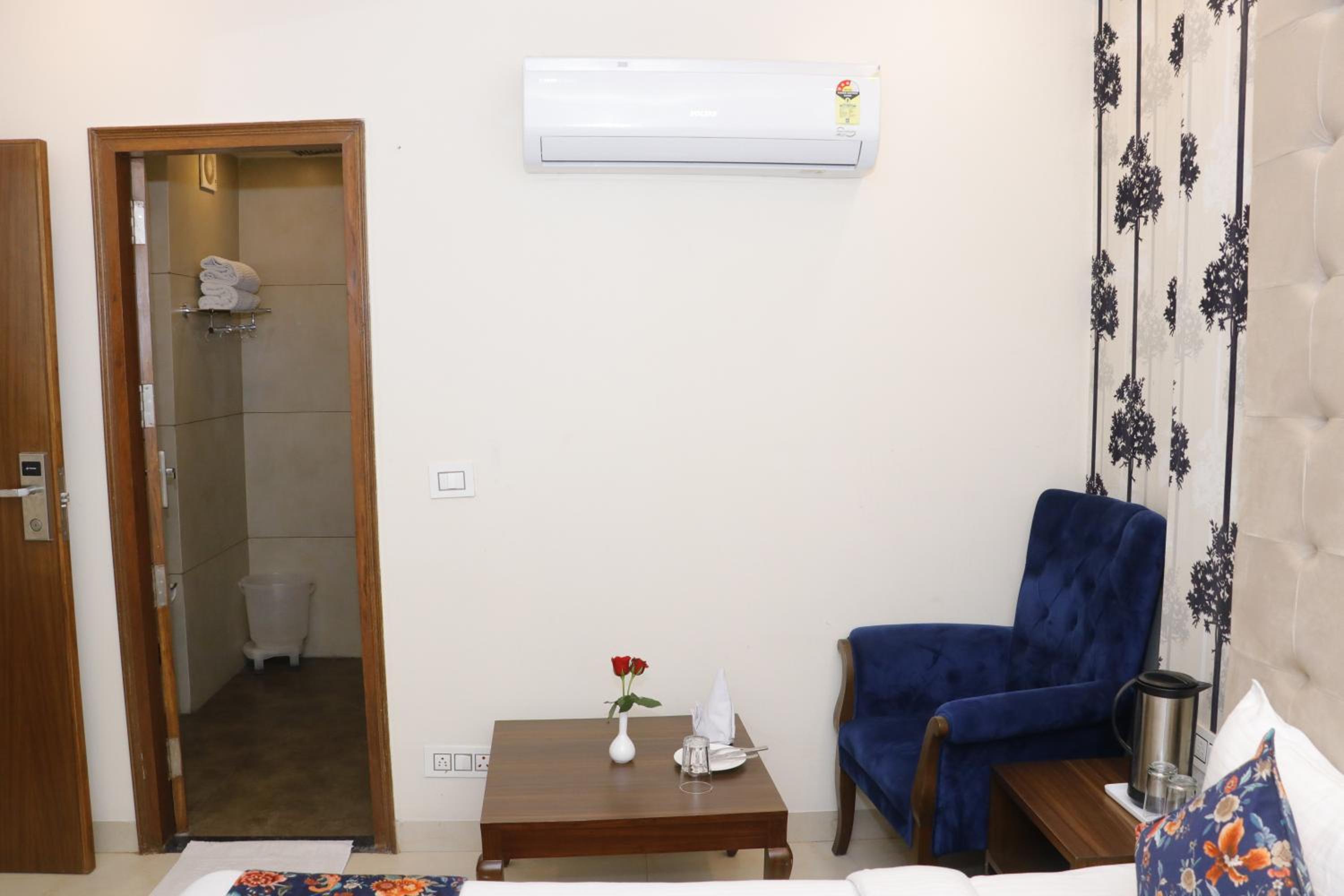 Deluxe Room - Photo 1