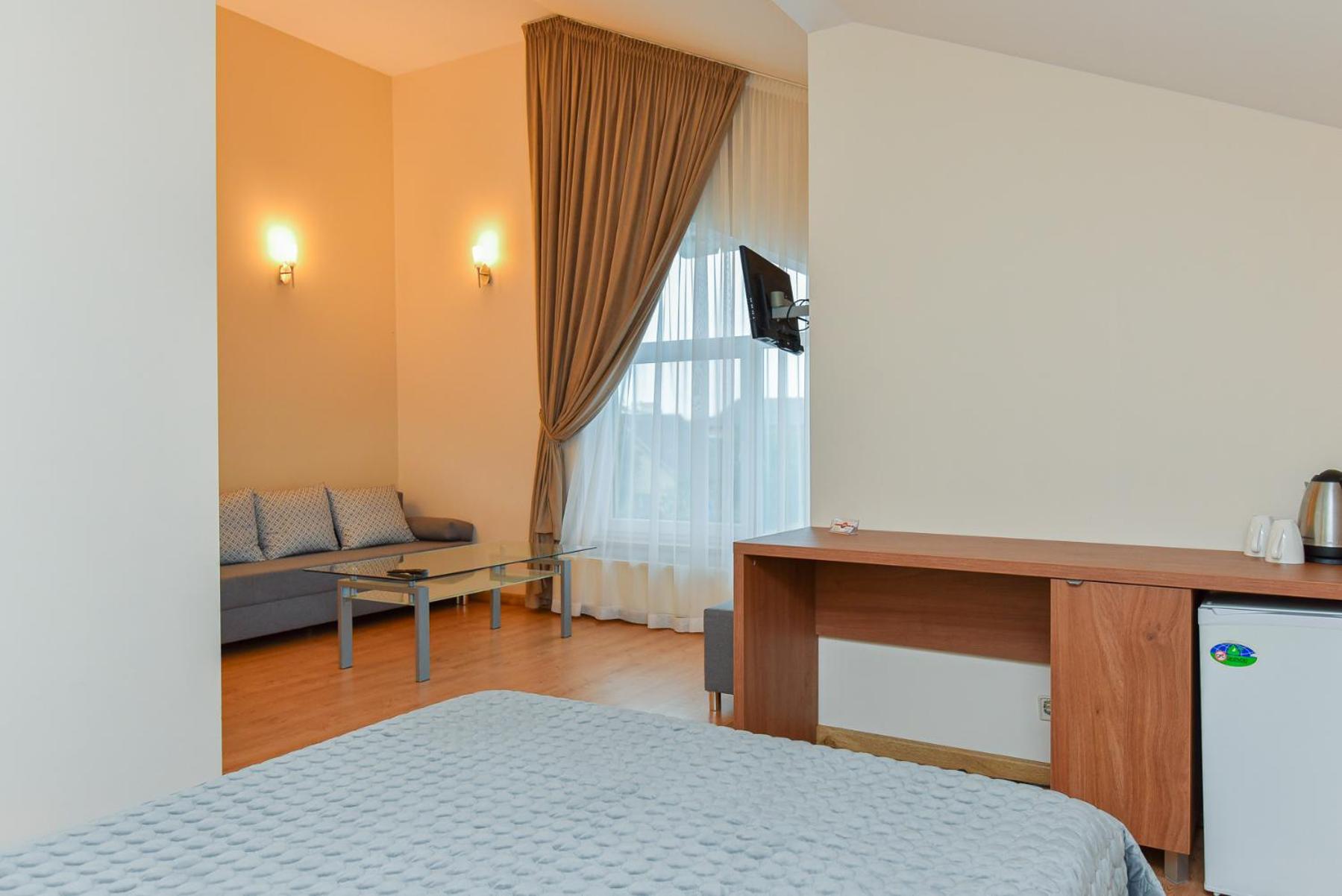 Double Room - Photo 18