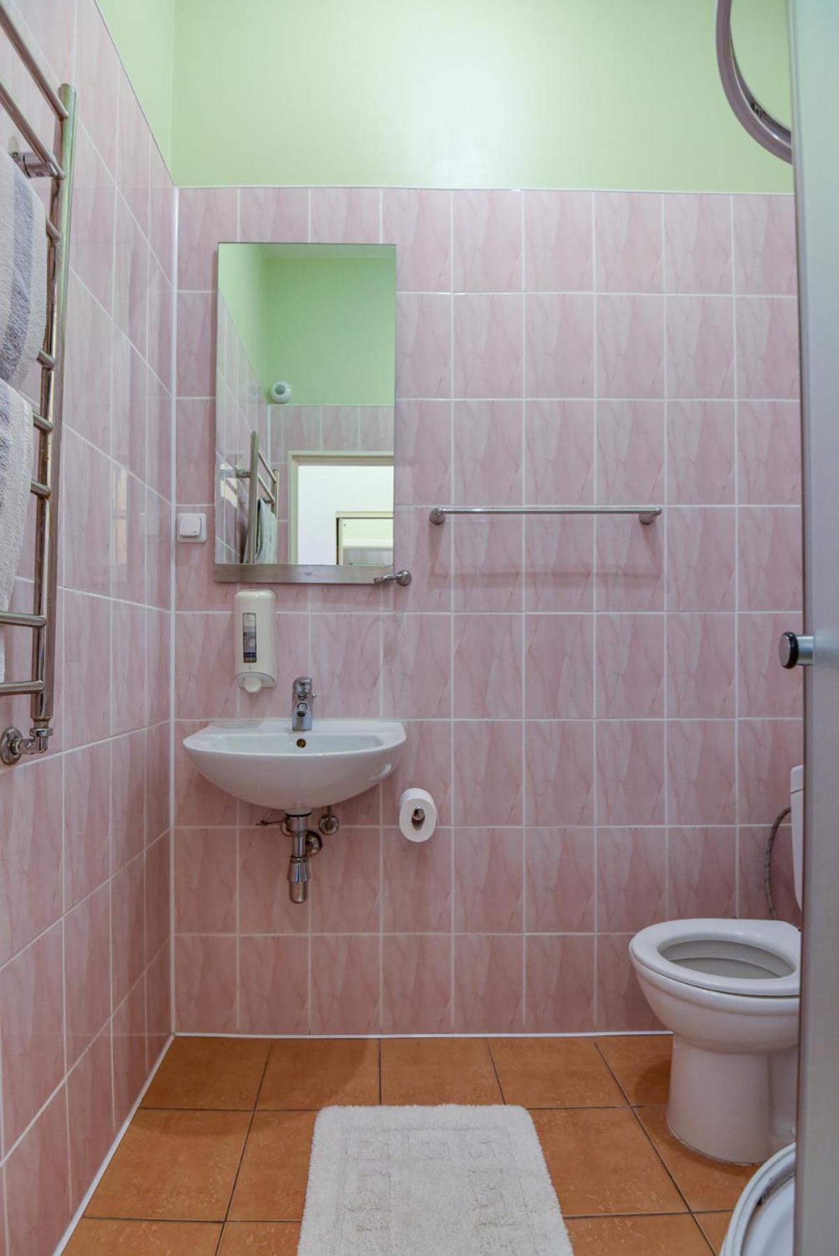 Double Room - Photo 16