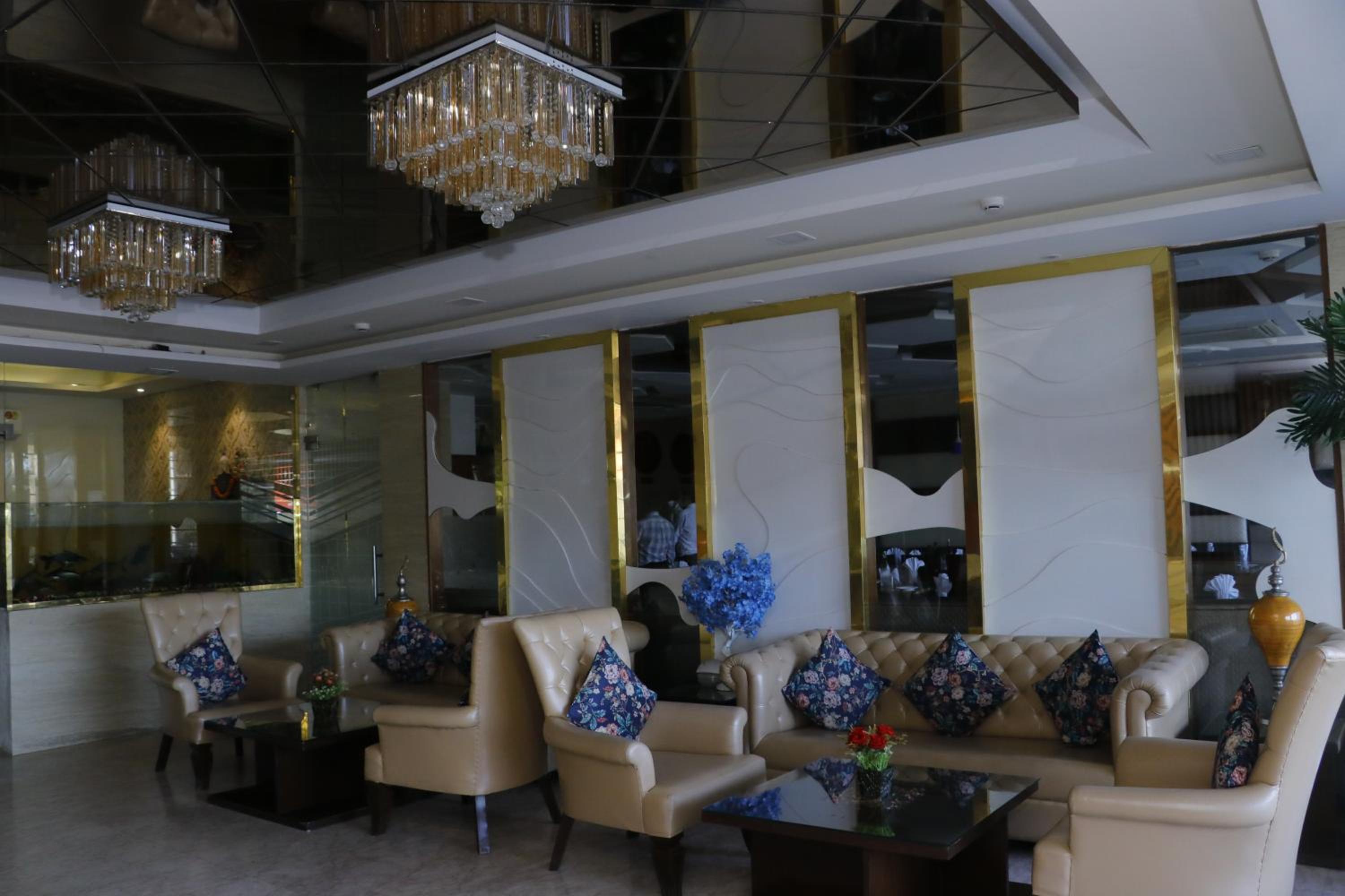 Superior King Room - Photo 7
