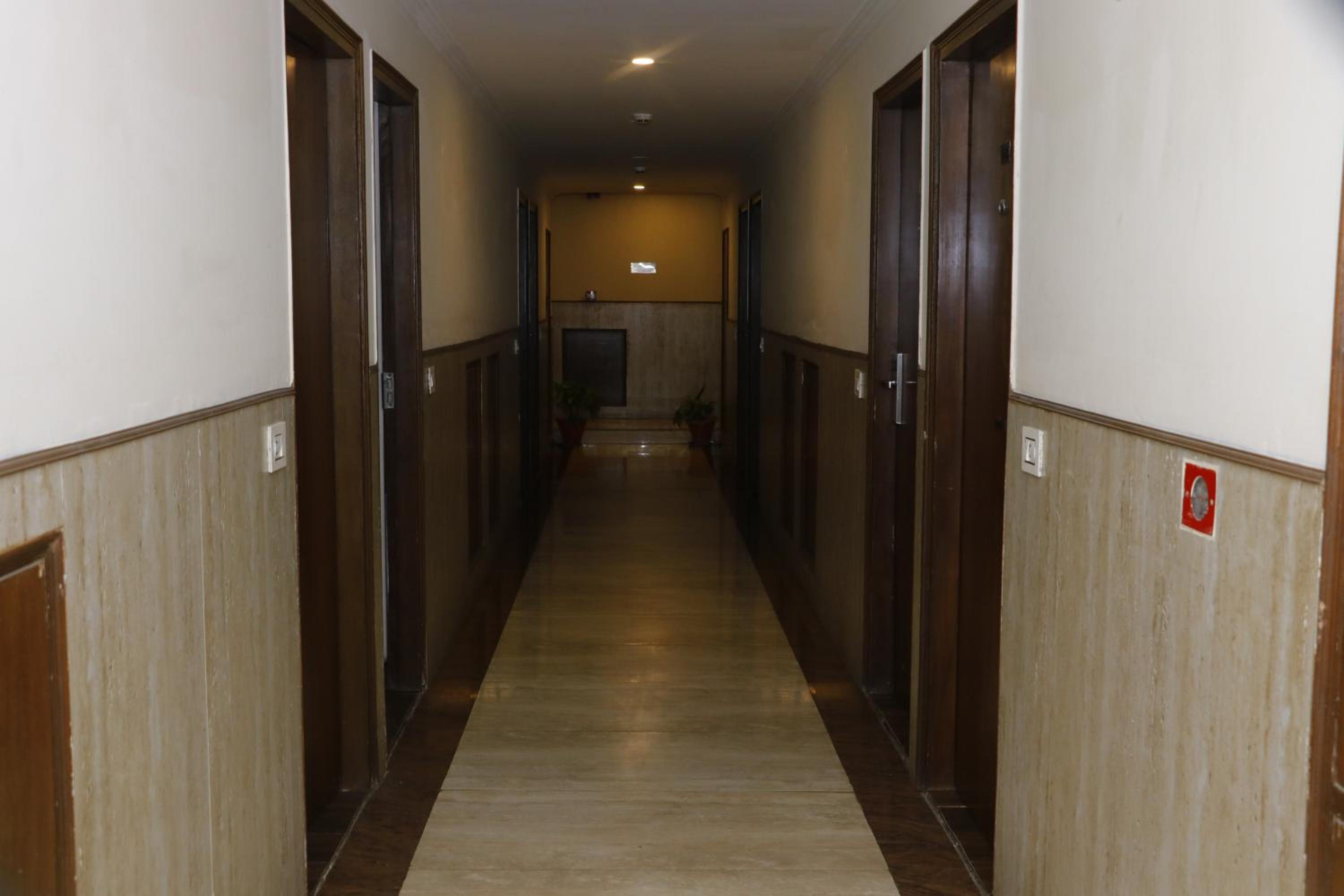 Deluxe Room - Photo 2