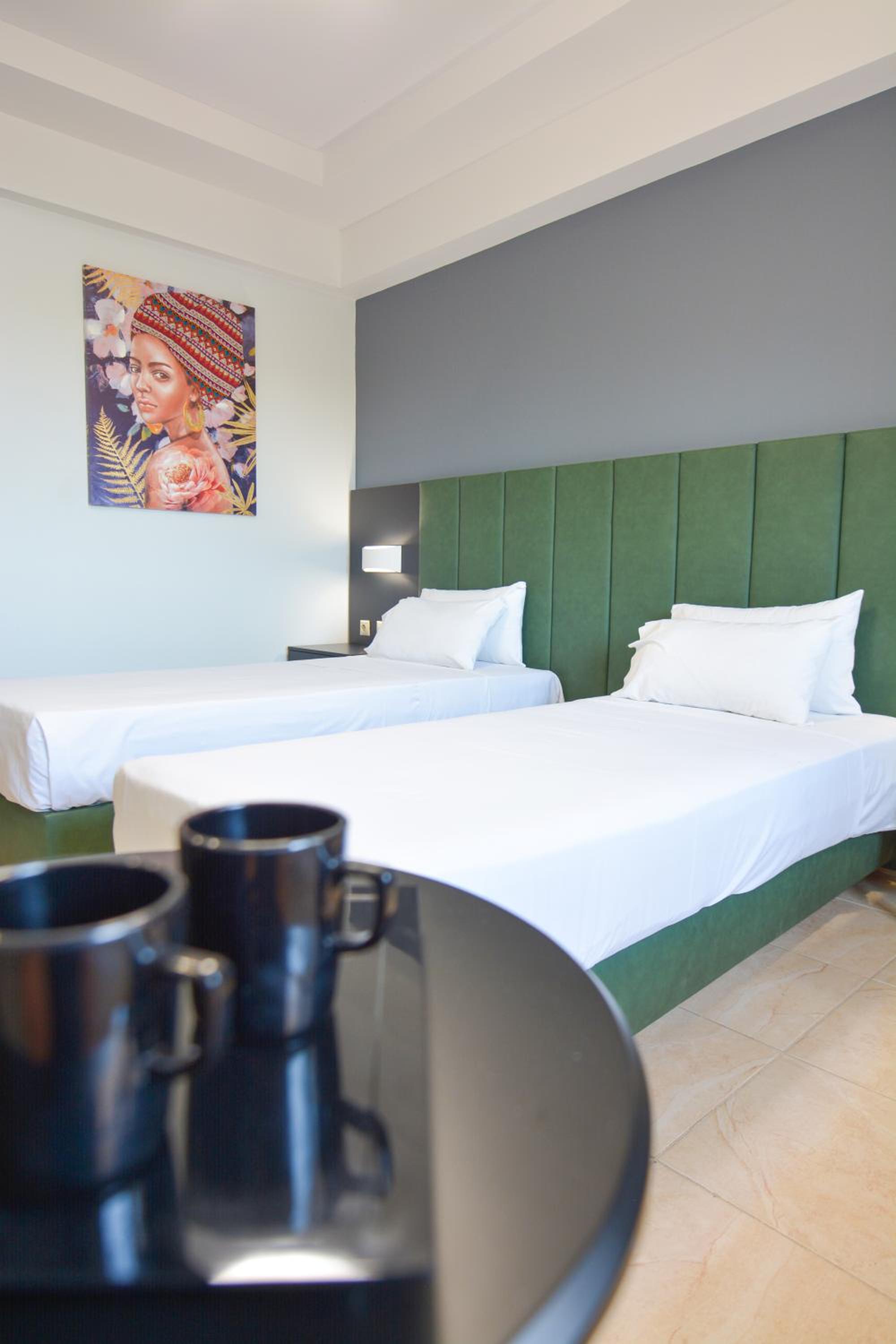 Standard Twin Room - Photo 5