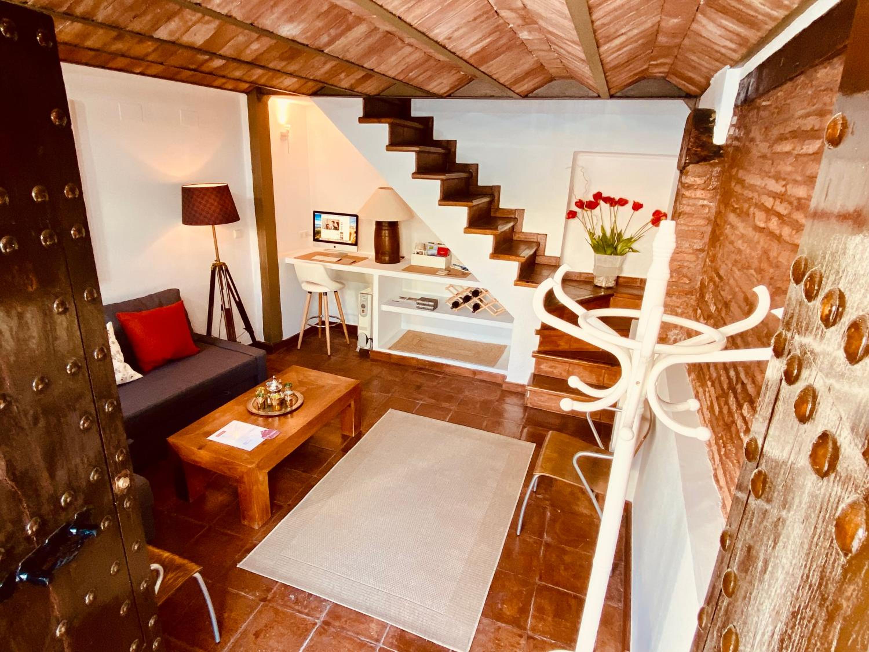 Two-Bedroom House - Photo 37