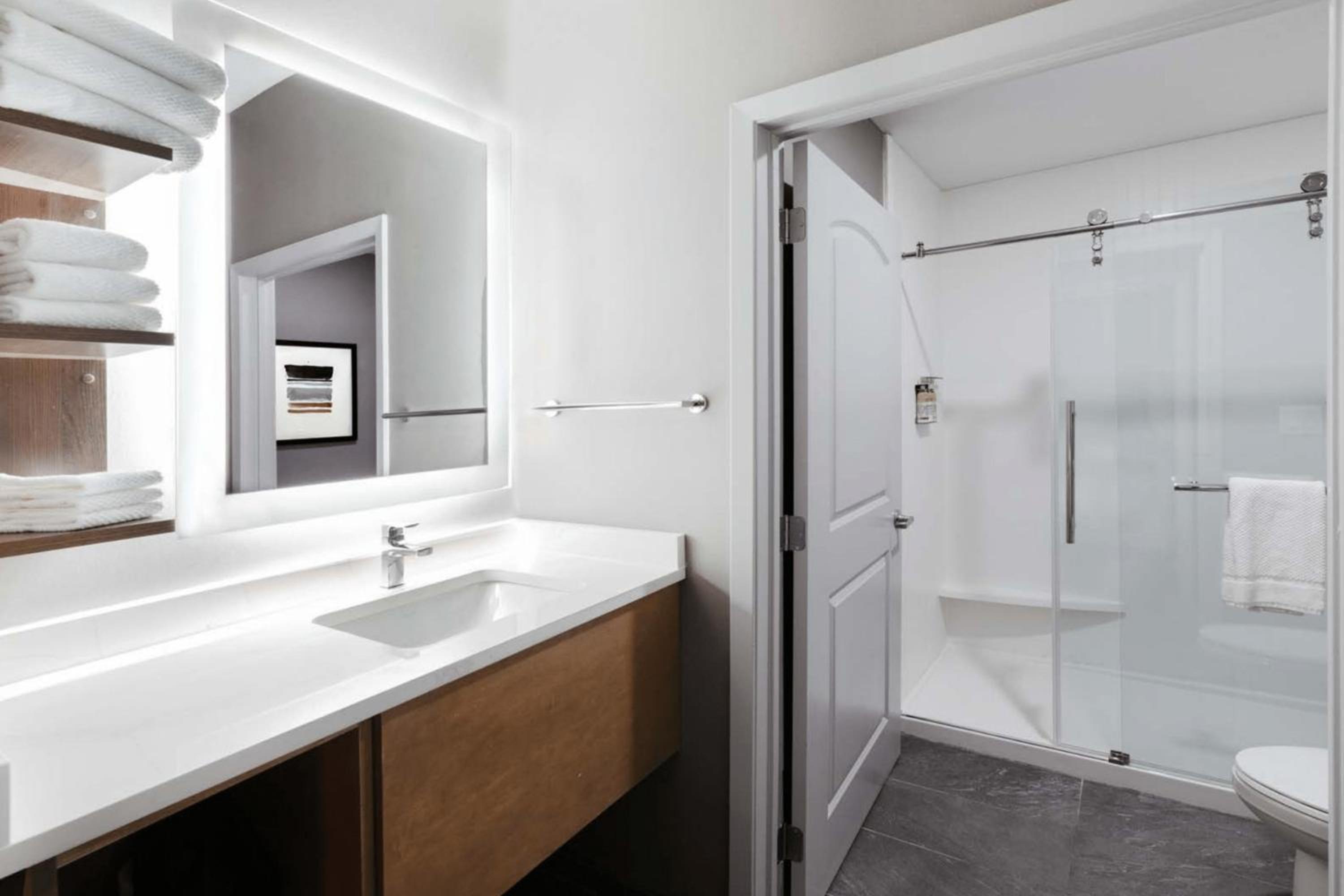 King Studio Suite - Photo 5