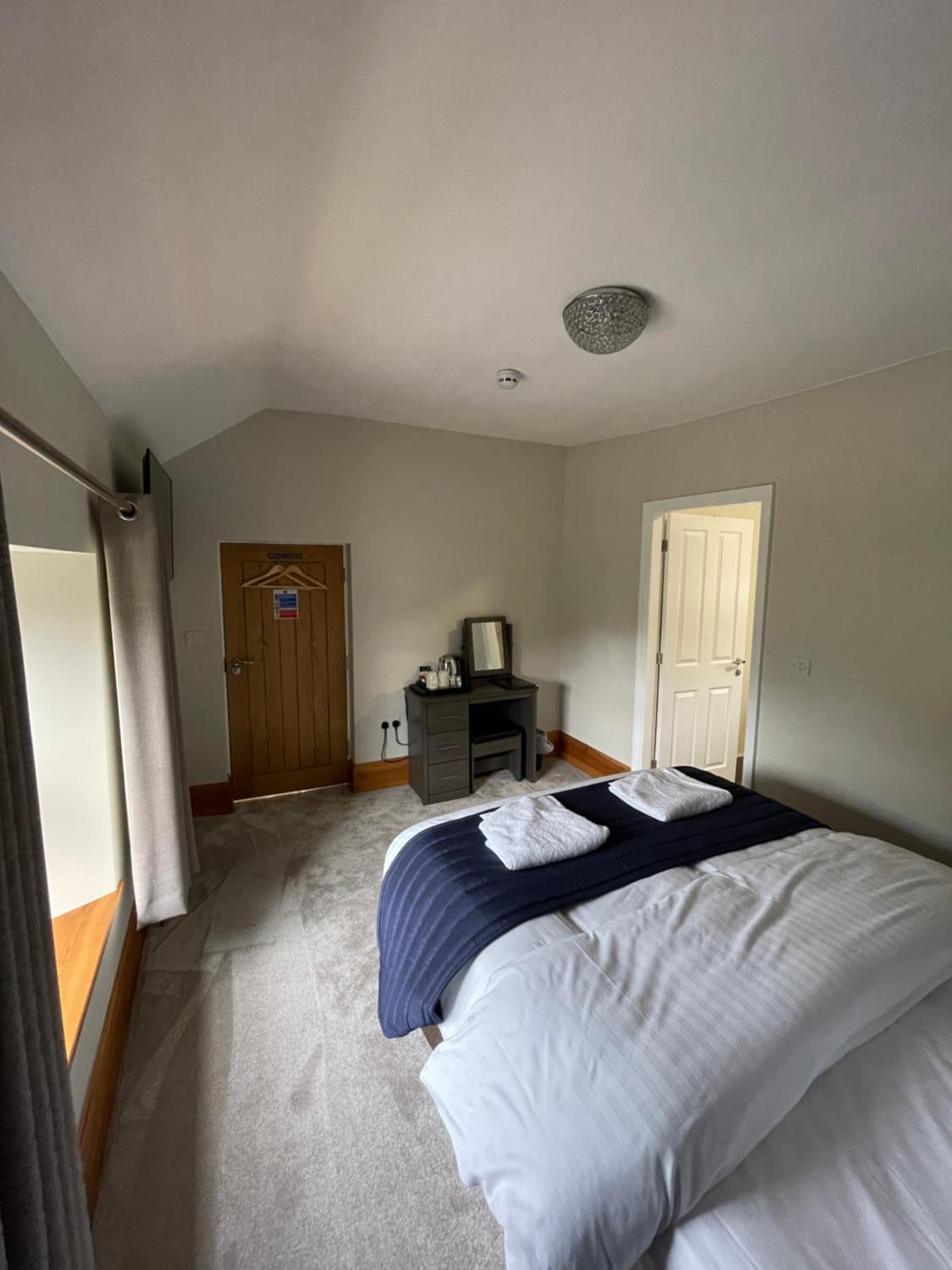 Double Room With Private Bathroom photo 3