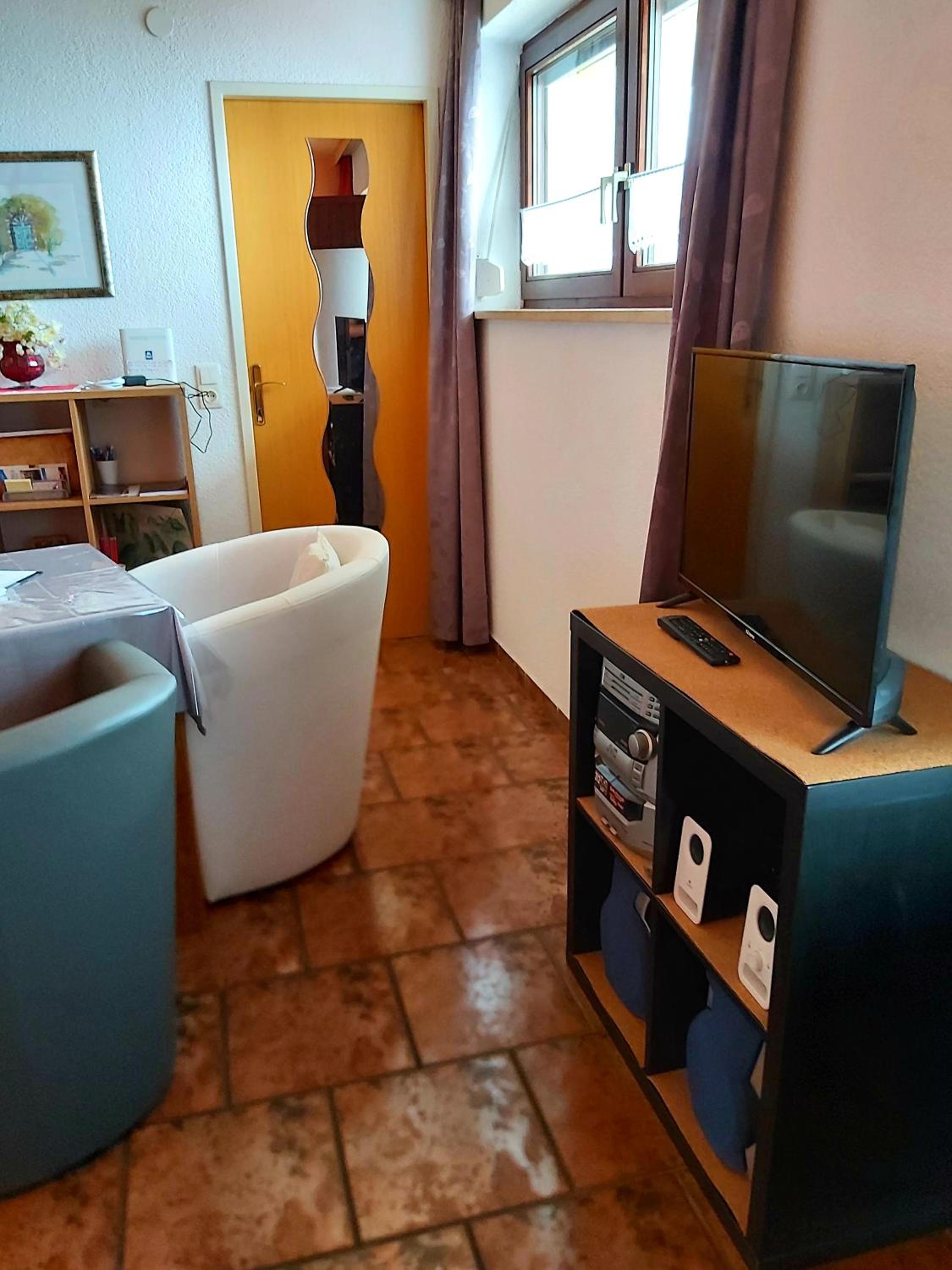 One-Bedroom Apartment - Photo 5