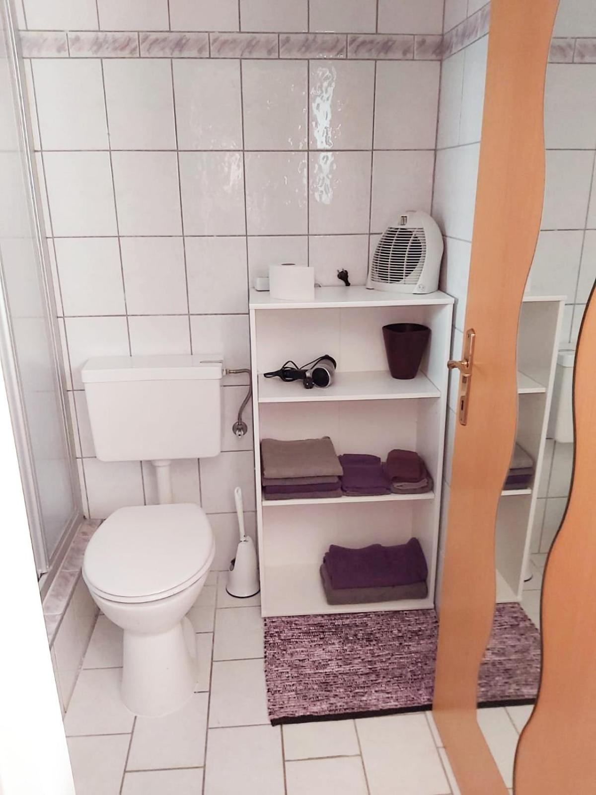 One-Bedroom Apartment - Photo 2