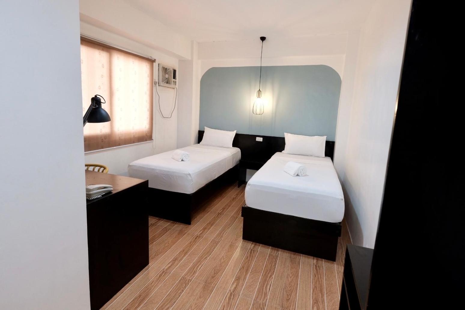 Twin Room - Photo 4