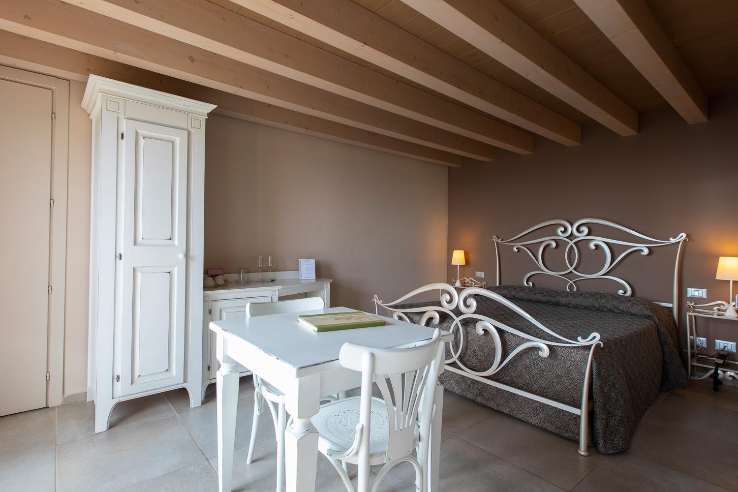 Triple Room with Balcony - Photo 4