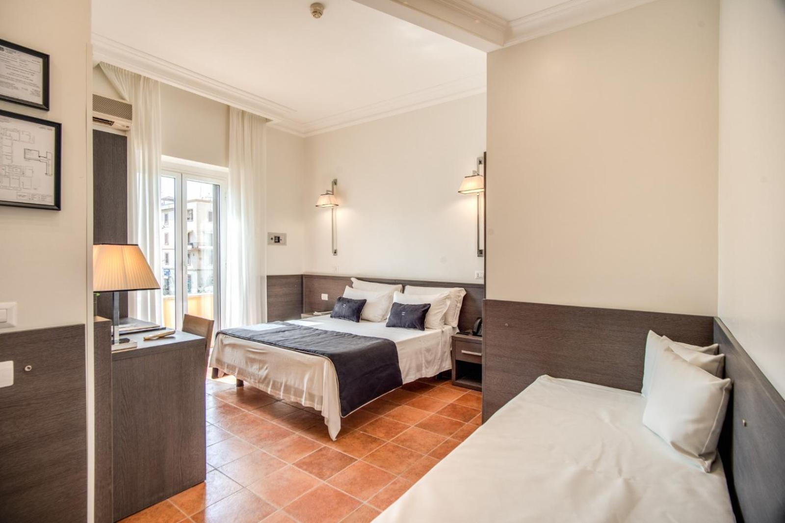 Standard Double or Twin Room photo 1