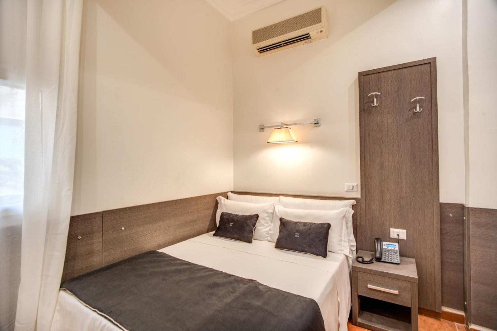 Single Room photo 3
