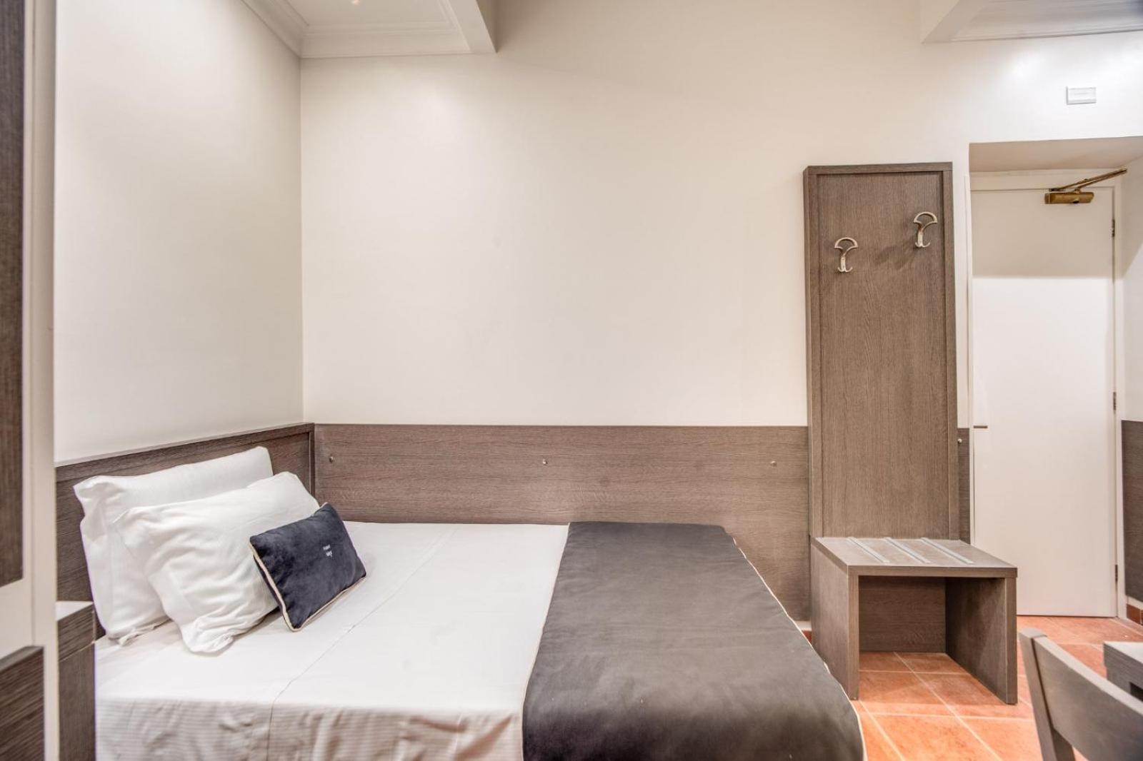 Economy Double Room photo 3