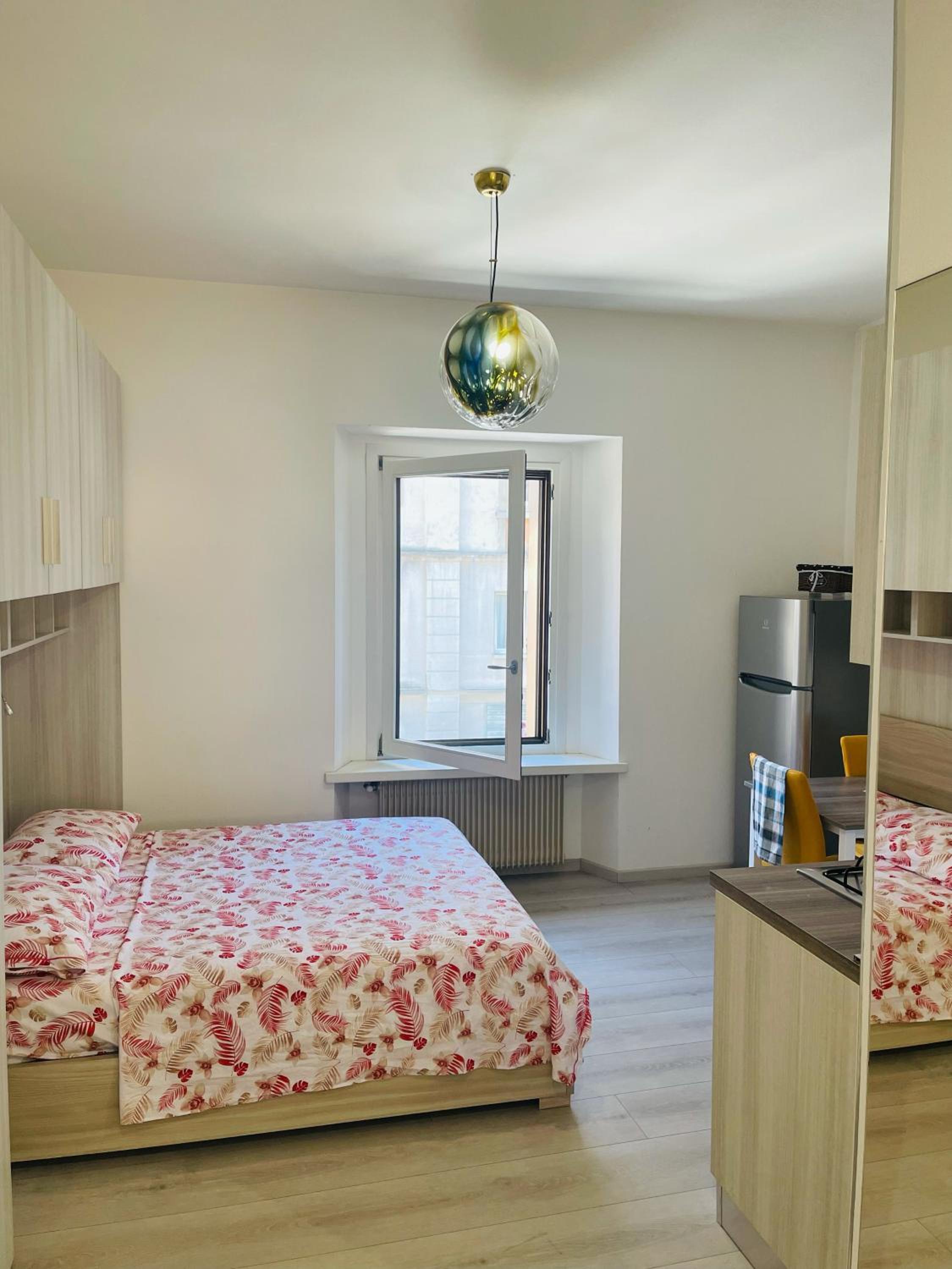 Studio Apartment photo 1