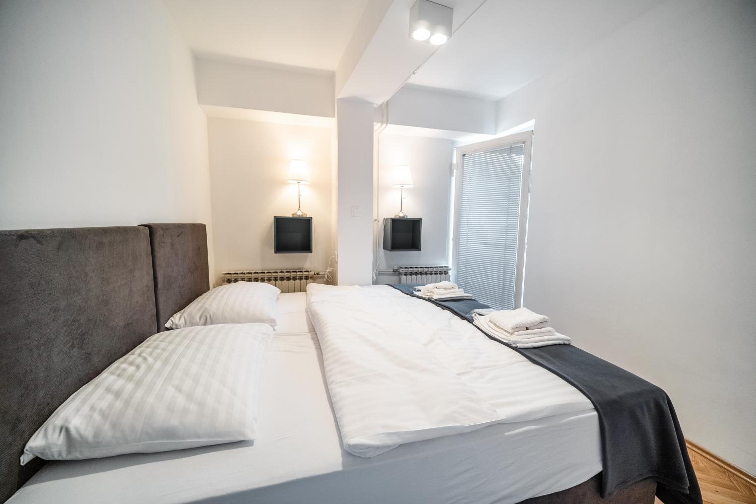 Two-Bedroom Apartment - Photo 9