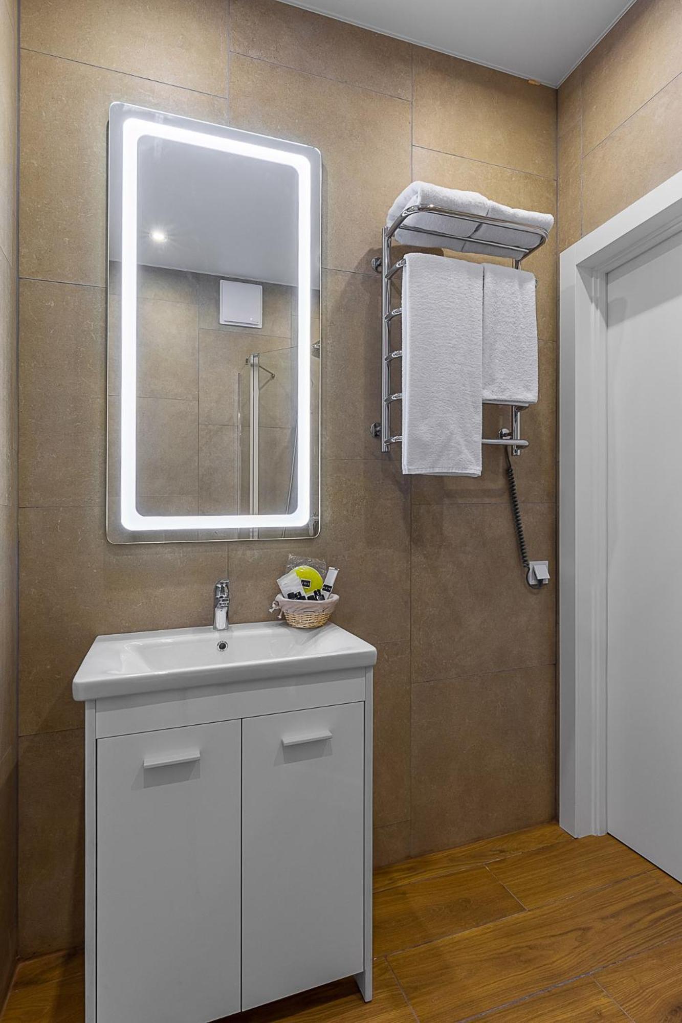 Standard King Room
