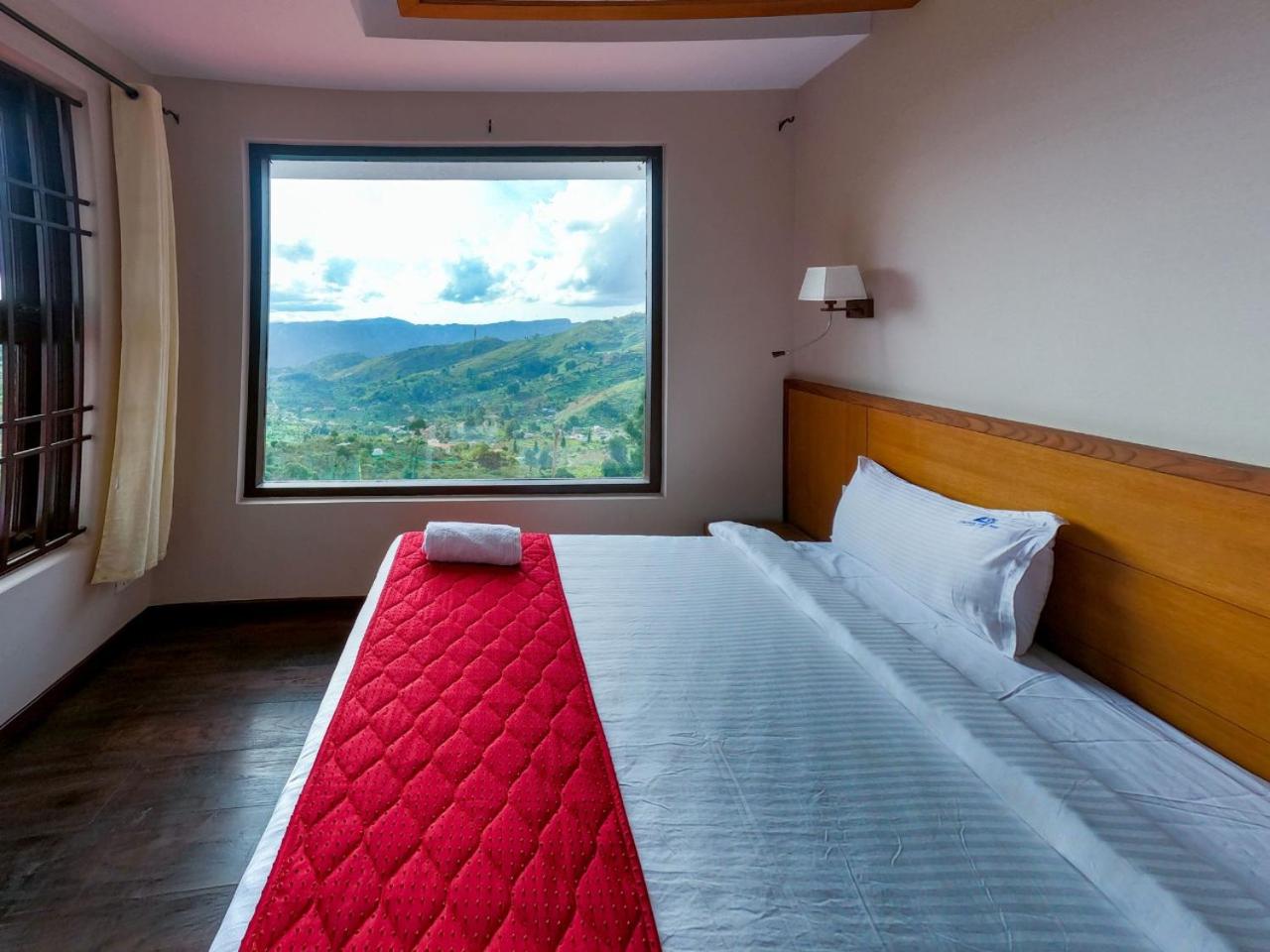 Suite with Mountain View - Photo 3
