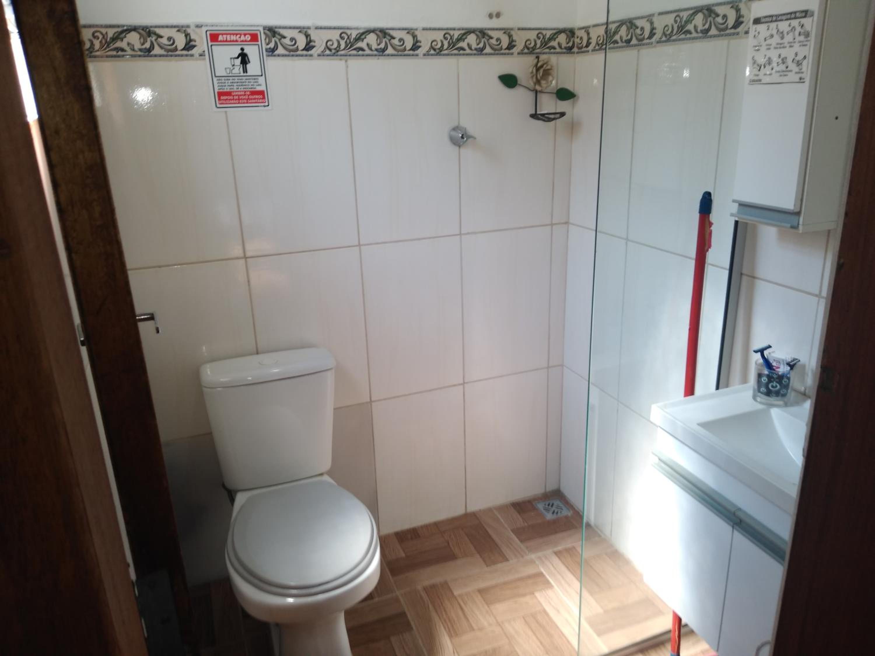 Quadruple Room with Bathroom - Photo 2