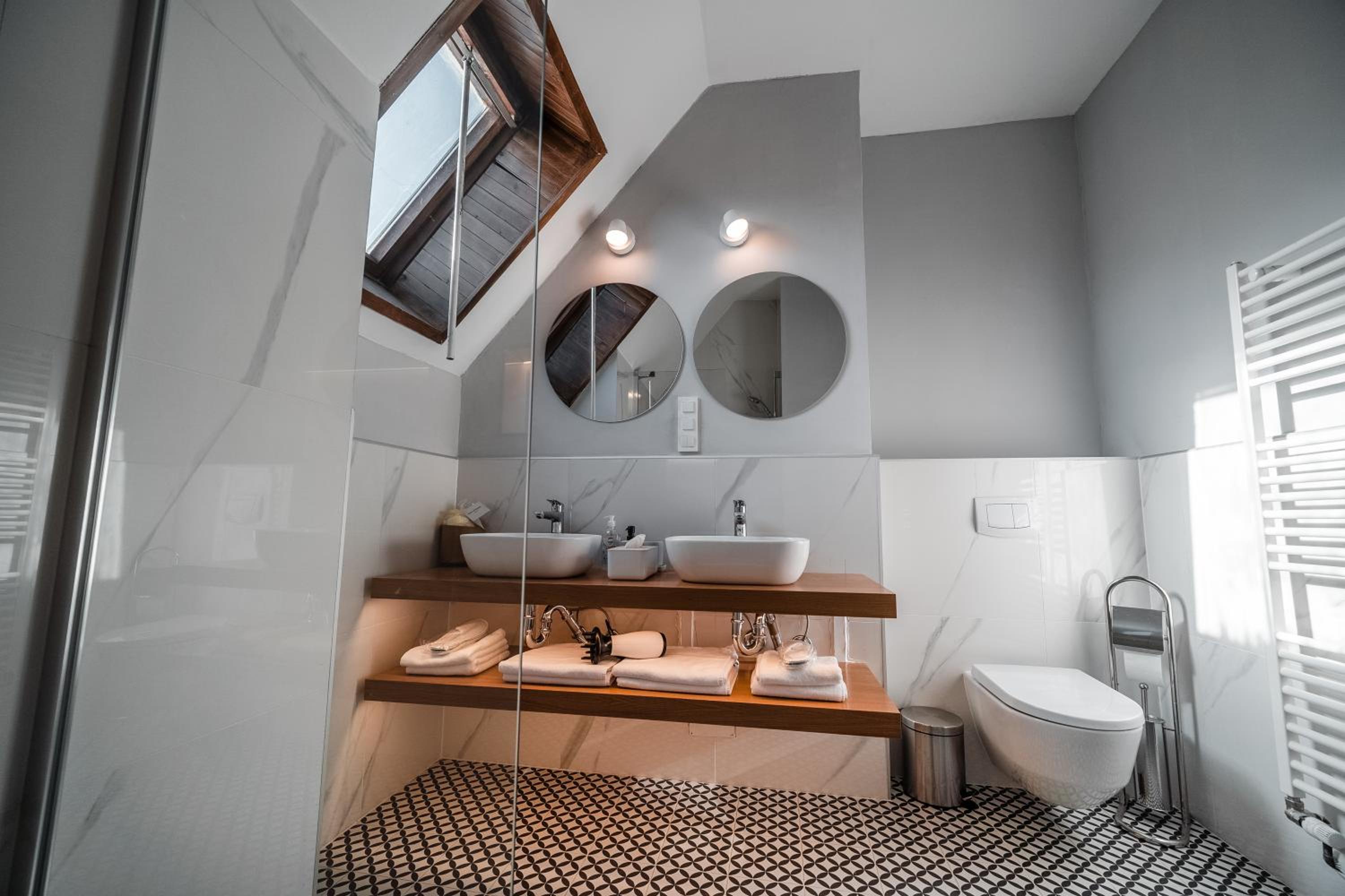 Three-Bedroom Apartment - Photo 3