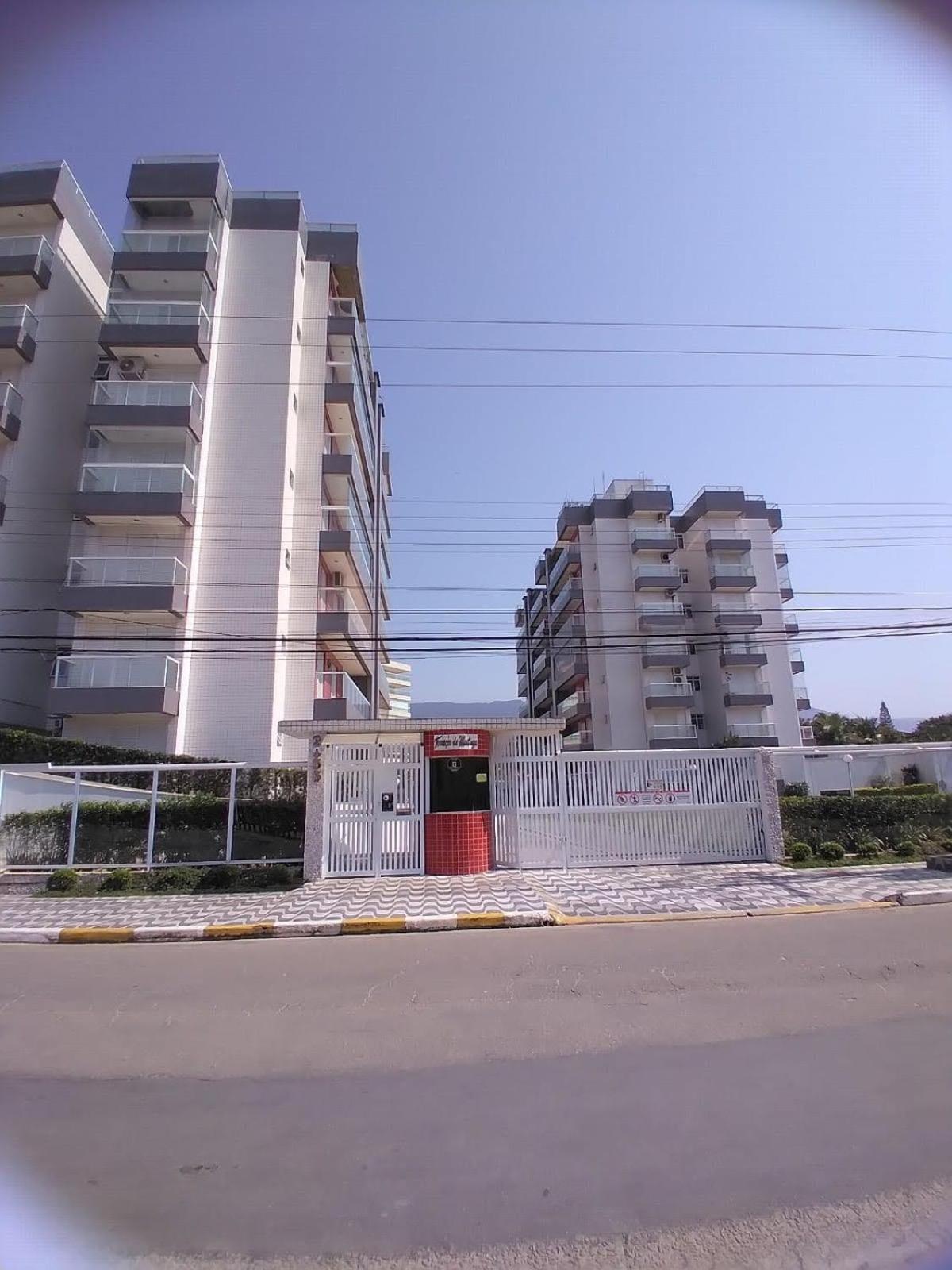 Three-Bedroom Apartment - Photo 26