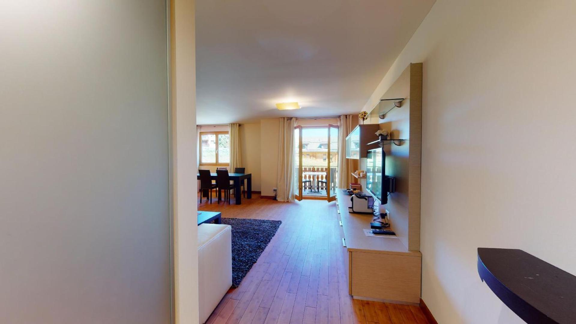 Apartment with Balcony photo 2