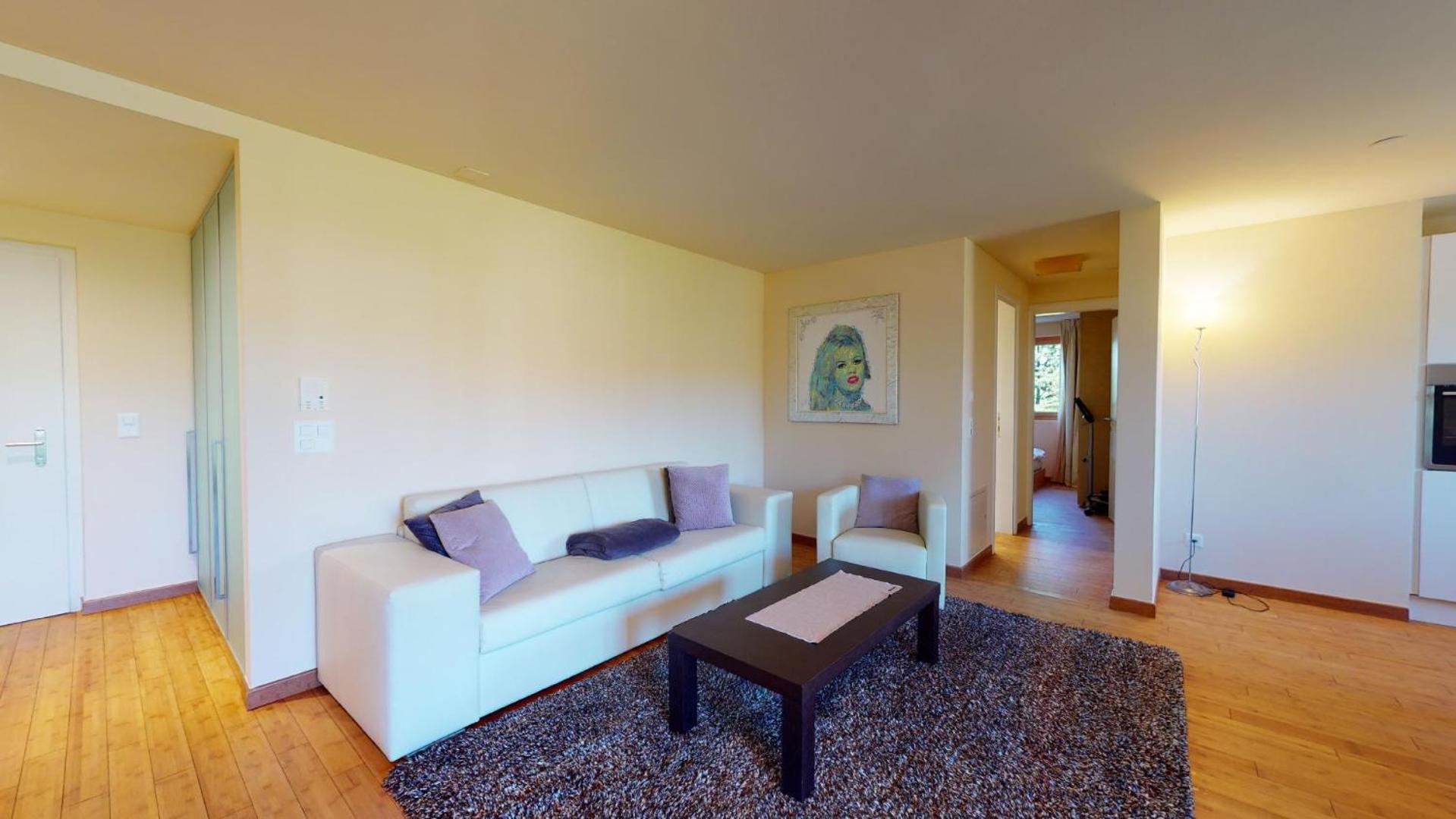 Apartment with Balcony photo 1