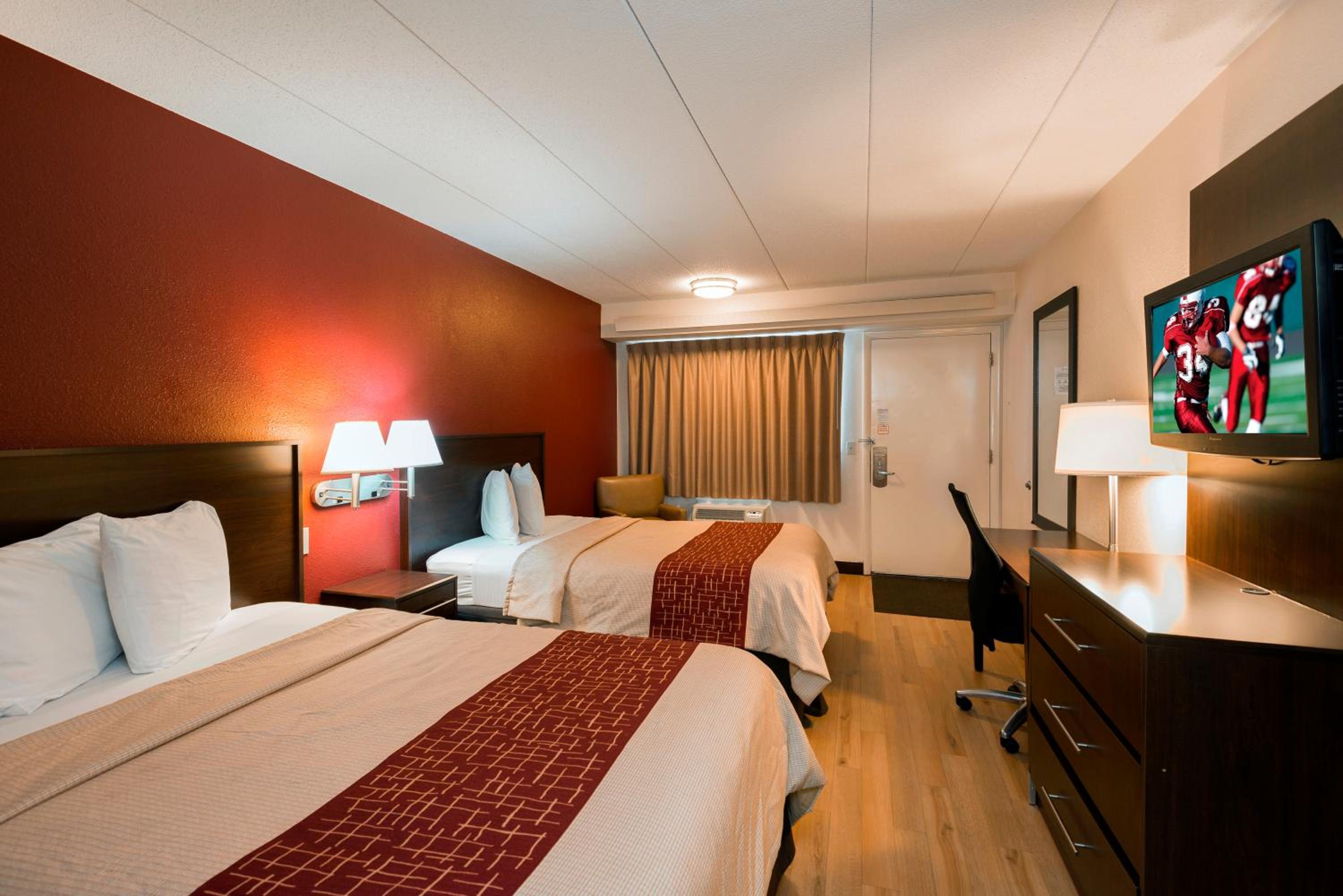Deluxe Room with Two Double Beds Smoke Free - Photo 4