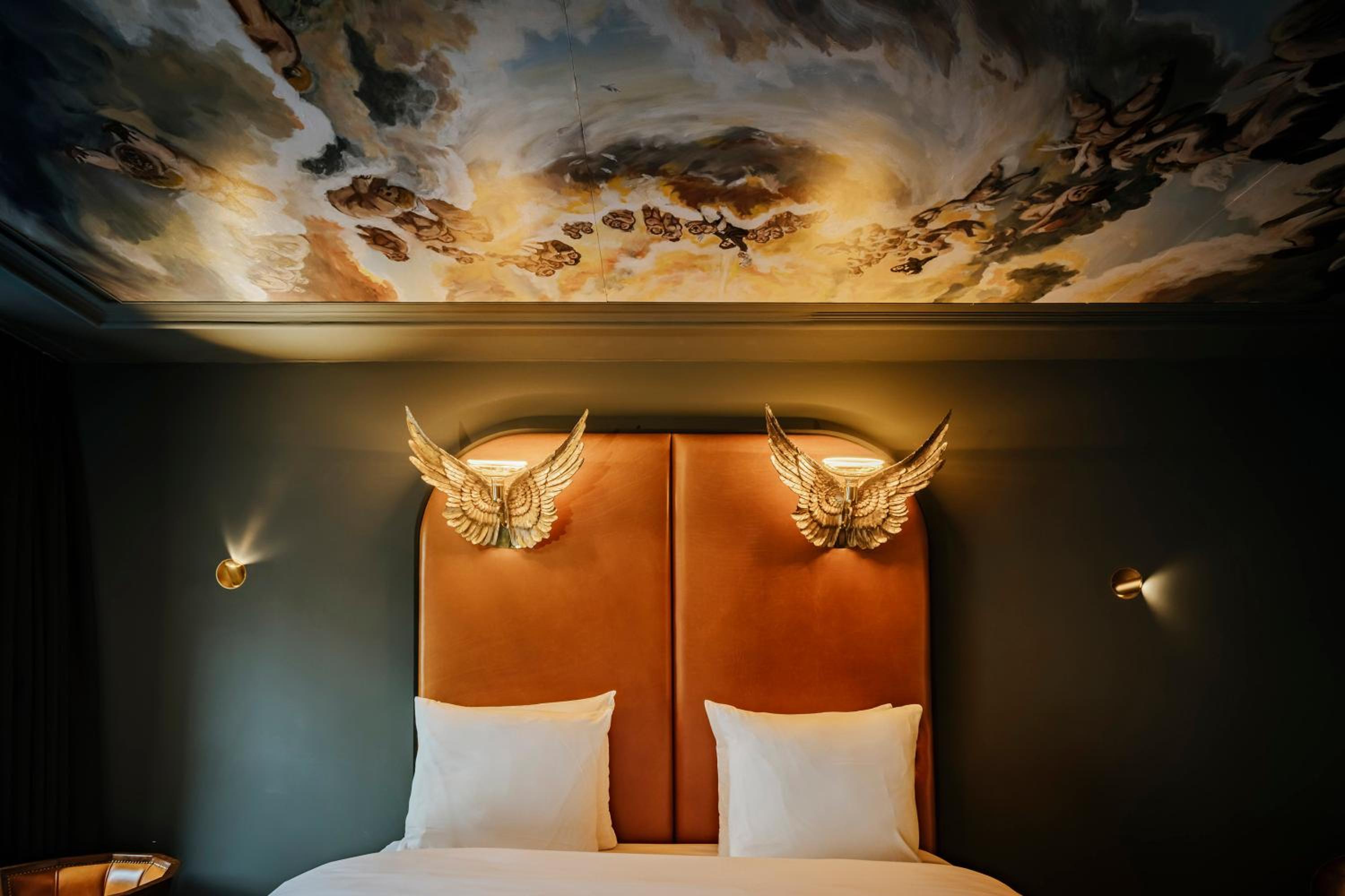 Deluxe Double Room (Benedictus de Spinoza) thumbnail 6