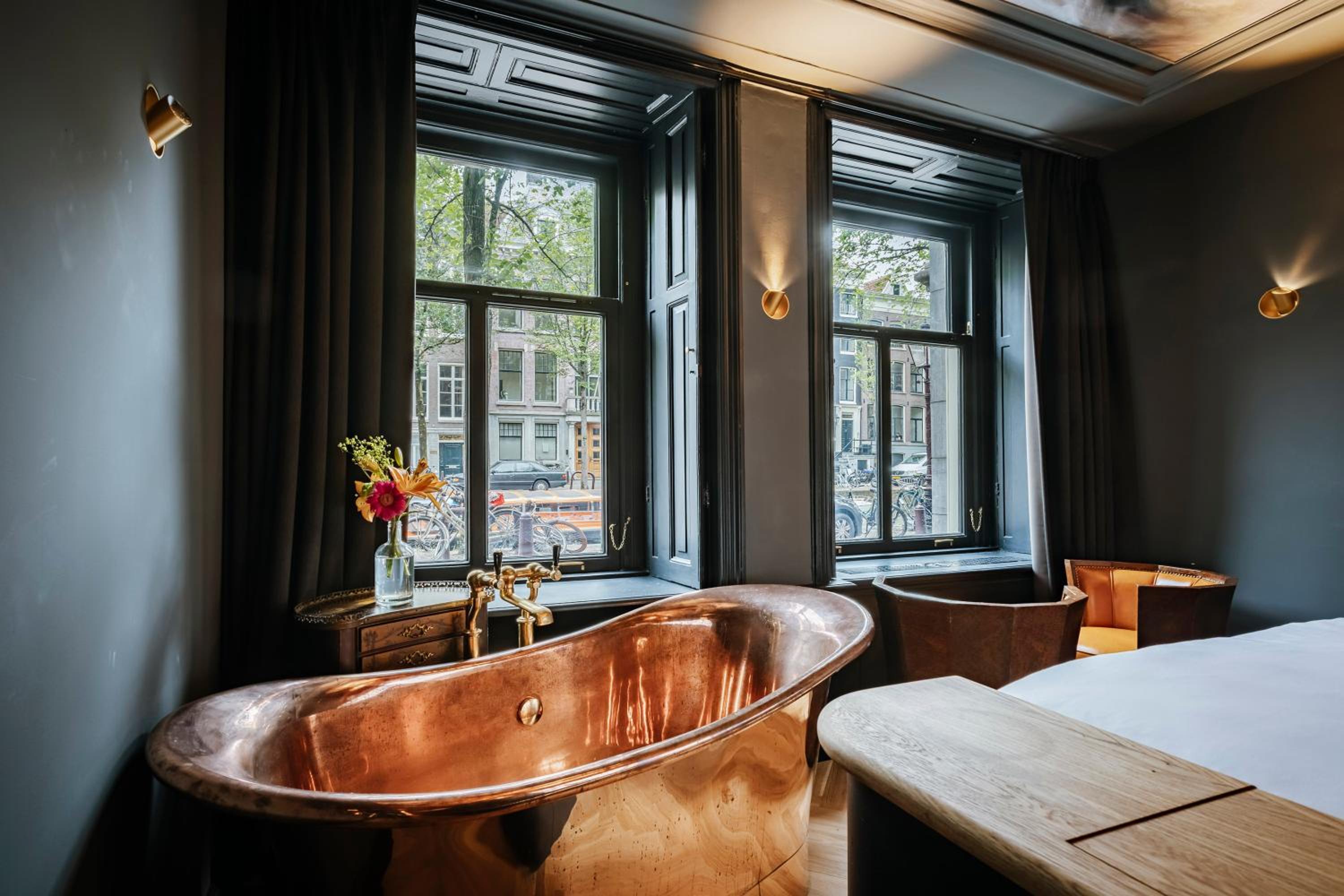 Deluxe Double Room (Benedictus de Spinoza)
