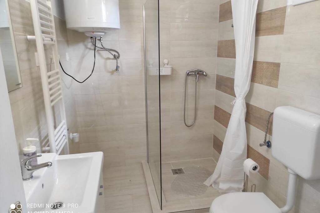 Two-Bedroom Apartment - Photo 2