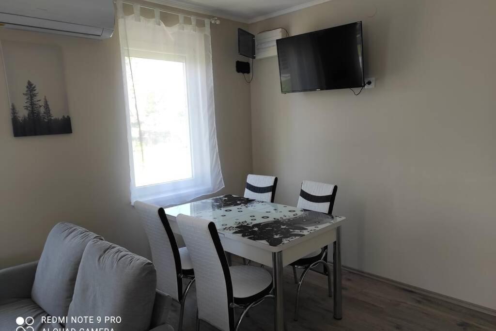 Two-Bedroom Apartment - Photo 4